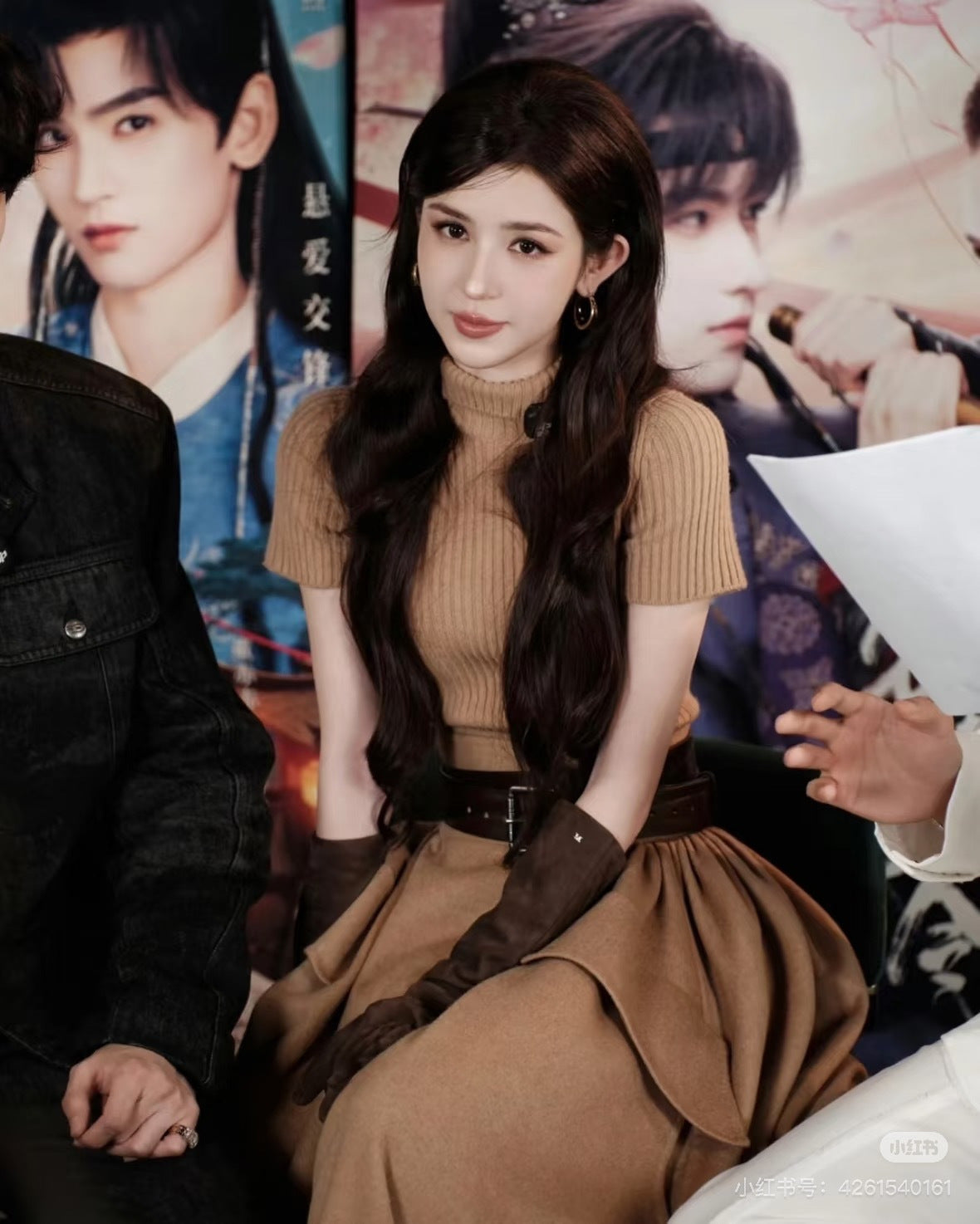 Max NEW high-neck short sleeve knitwear