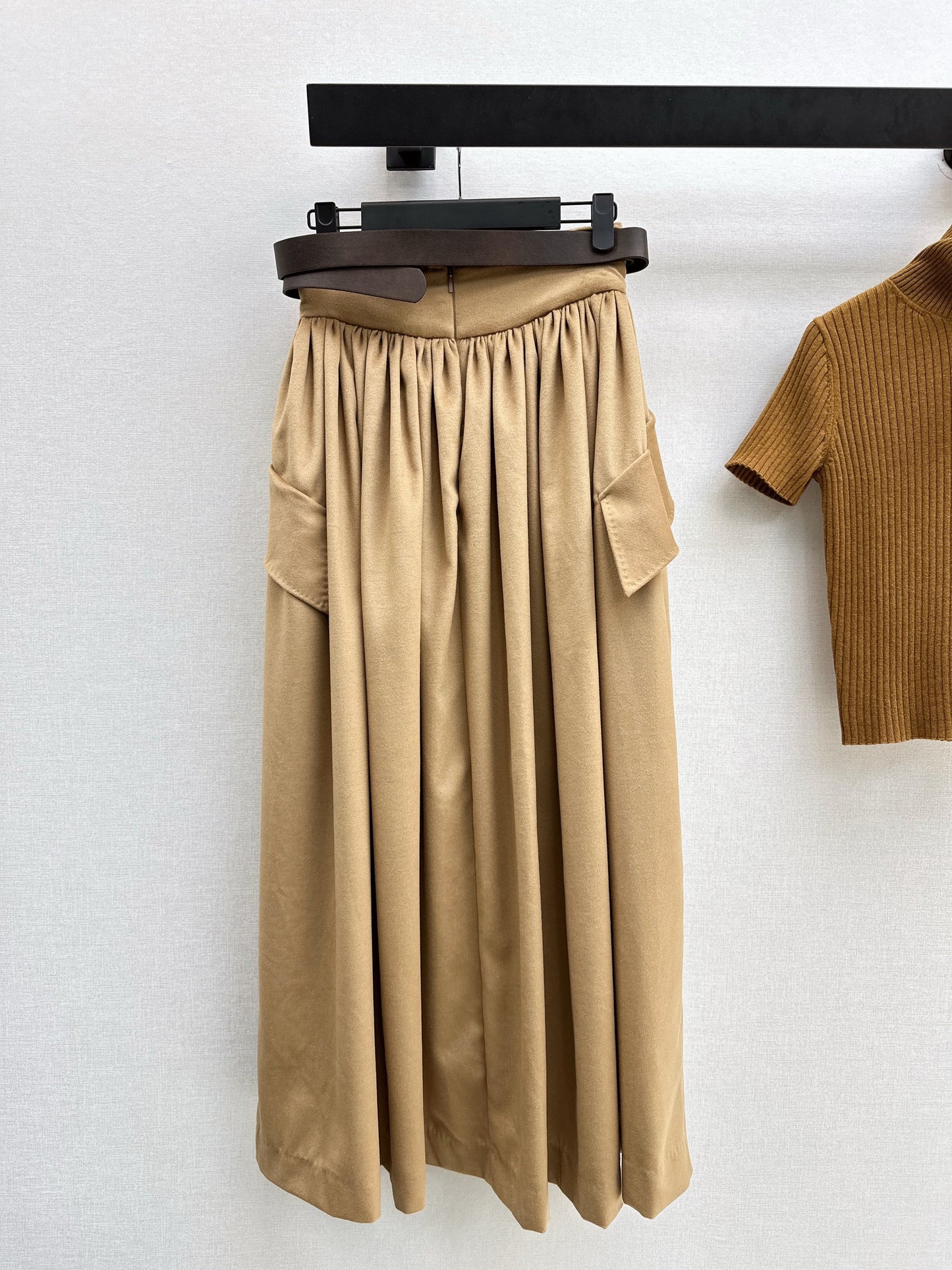 Max NEW high waisted belted full skirt