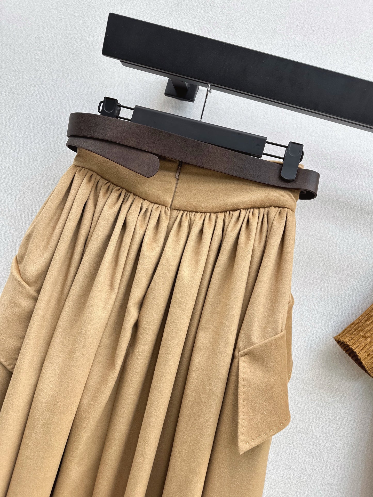 Max NEW high waisted belted full skirt