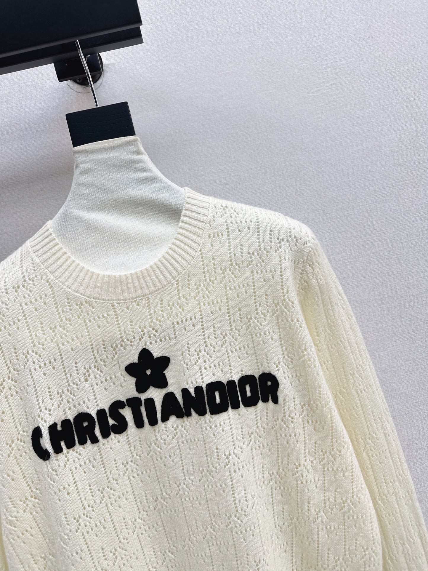 CD NEW embroidery sweater