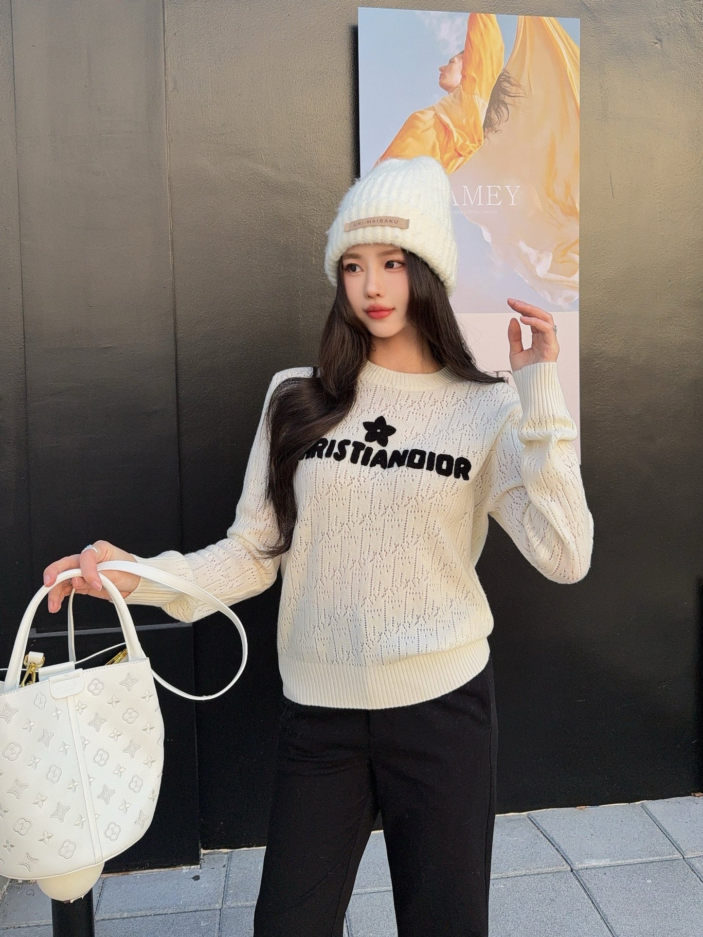 CD NEW embroidery sweater