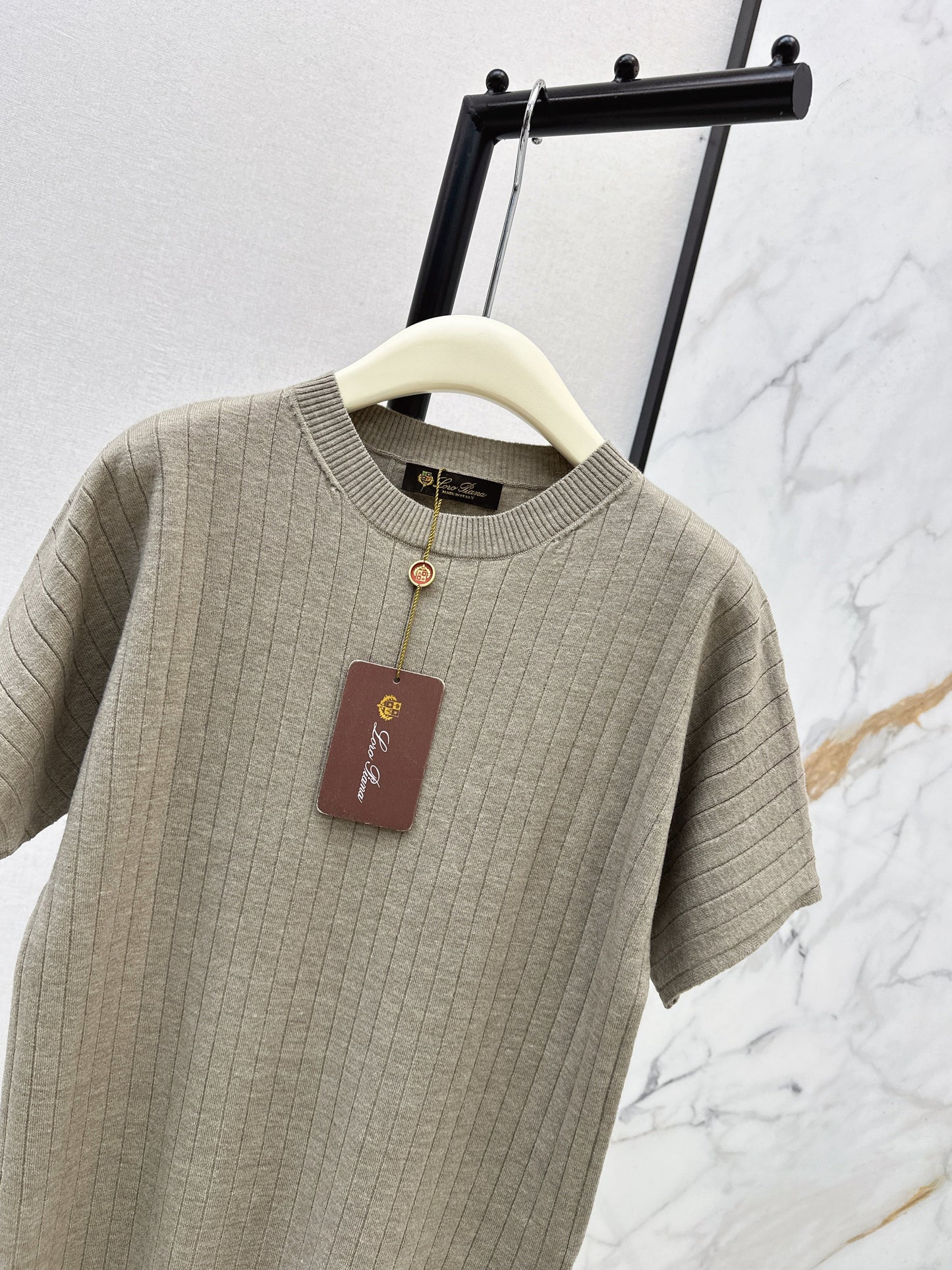 Loro NEW dropped-shoulder short-sleeved sweater