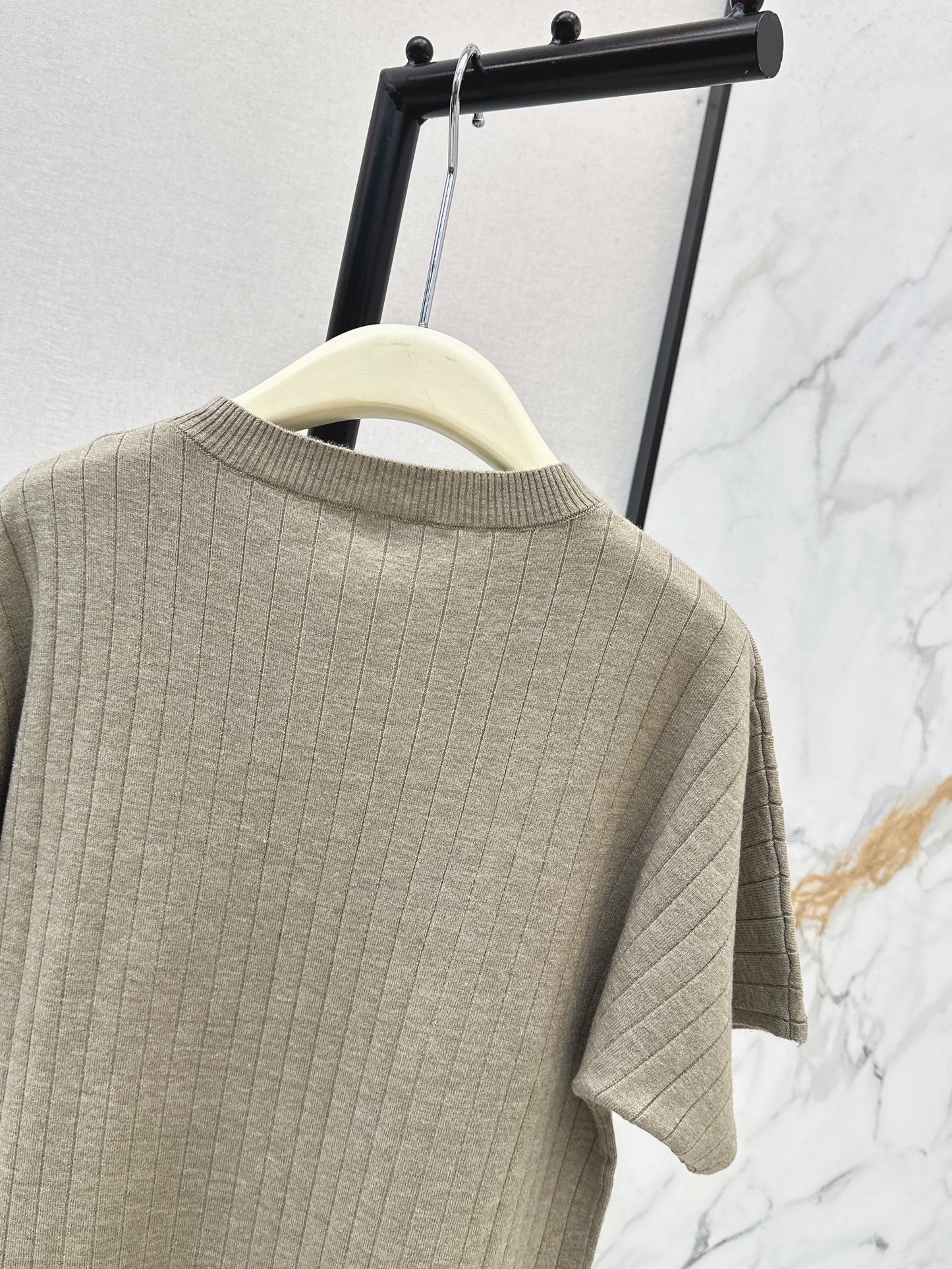 Loro NEW dropped-shoulder short-sleeved sweater