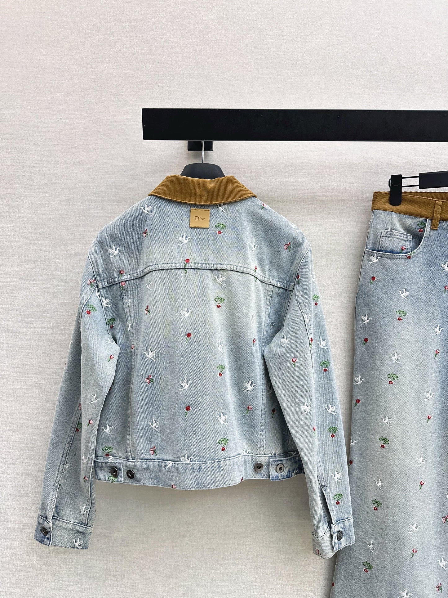 CD NEW embroidery denim jacket