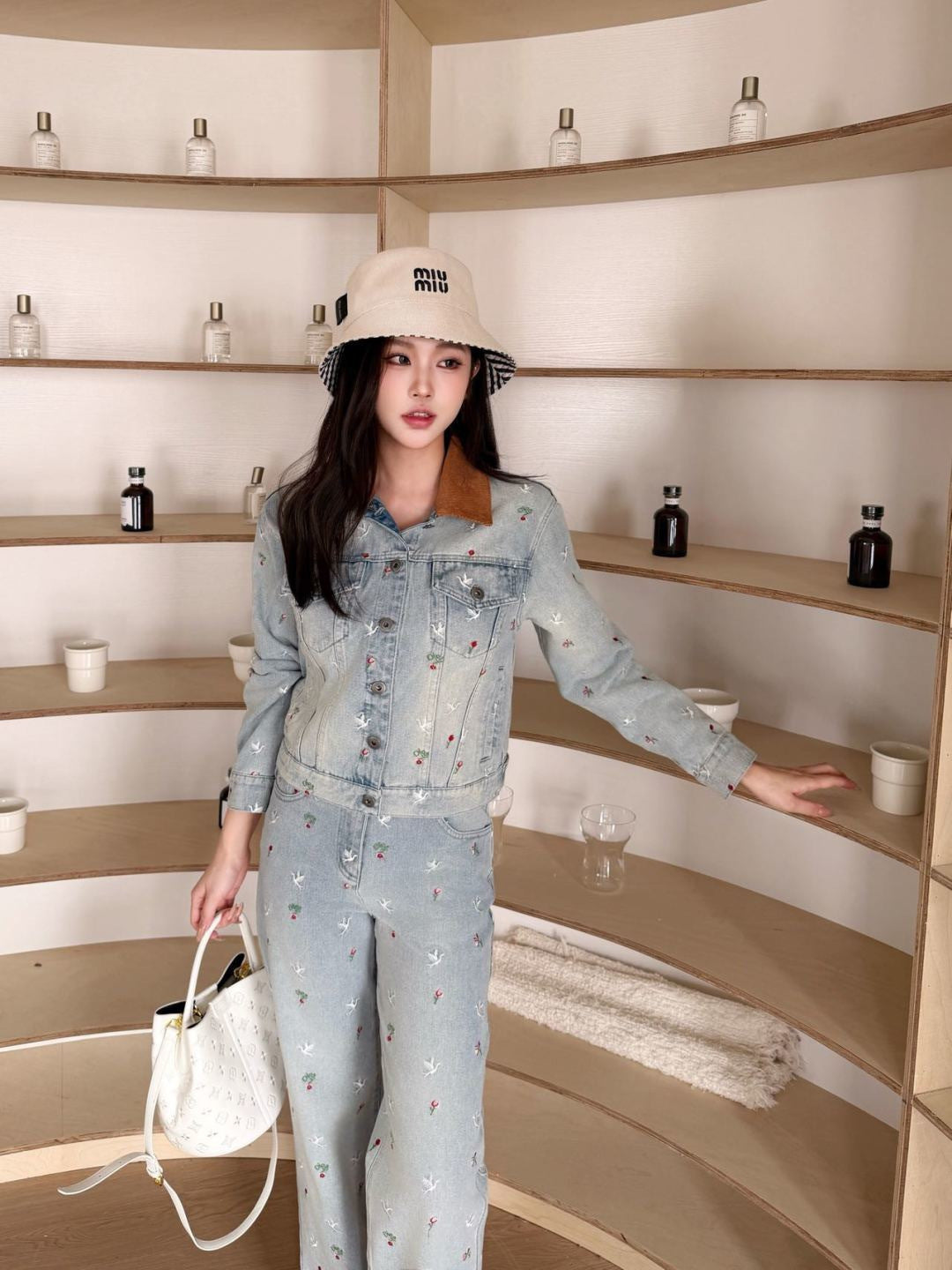 CD NEW embroidery denim jacket