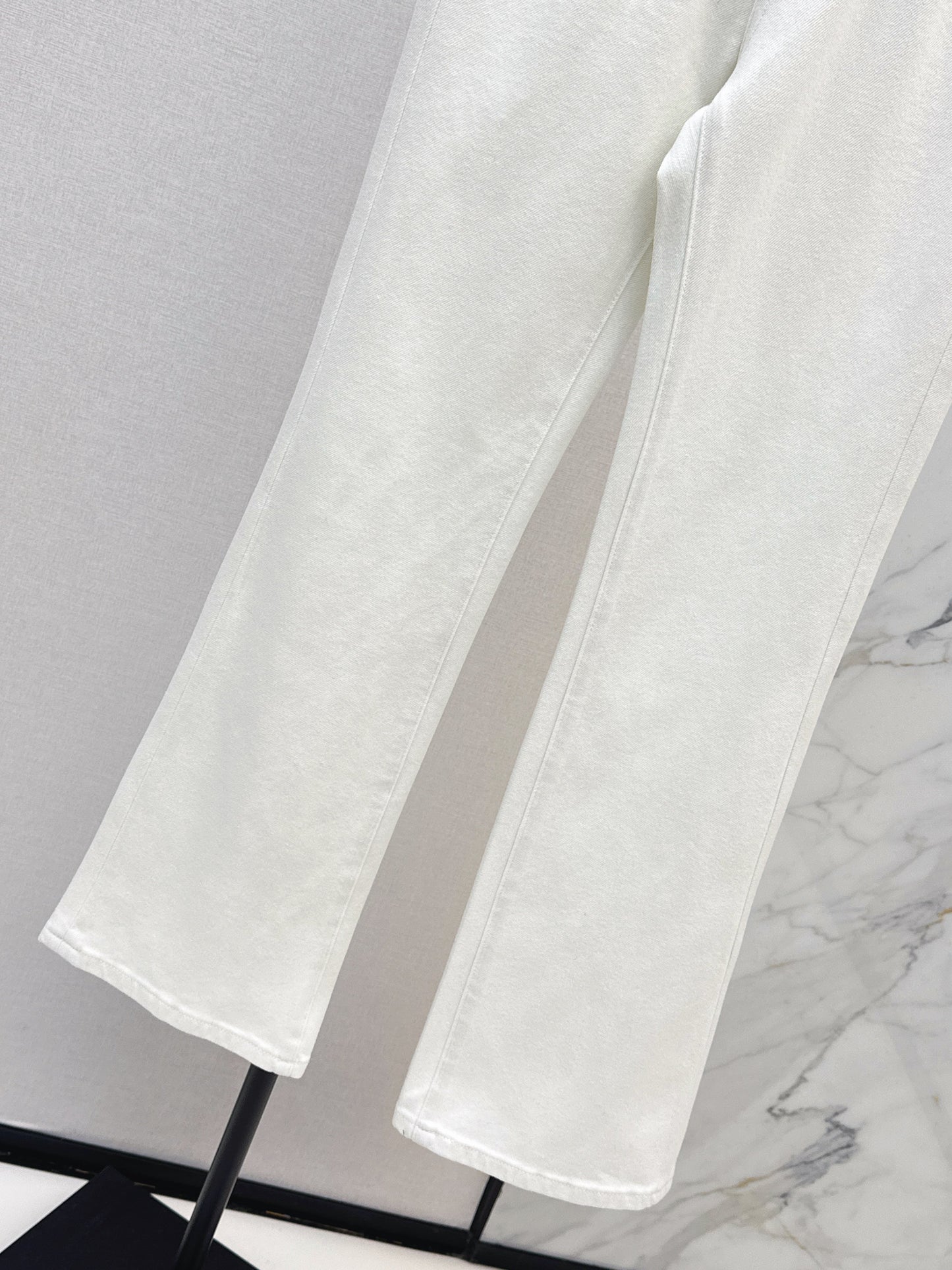 Chan NEW flared jeans