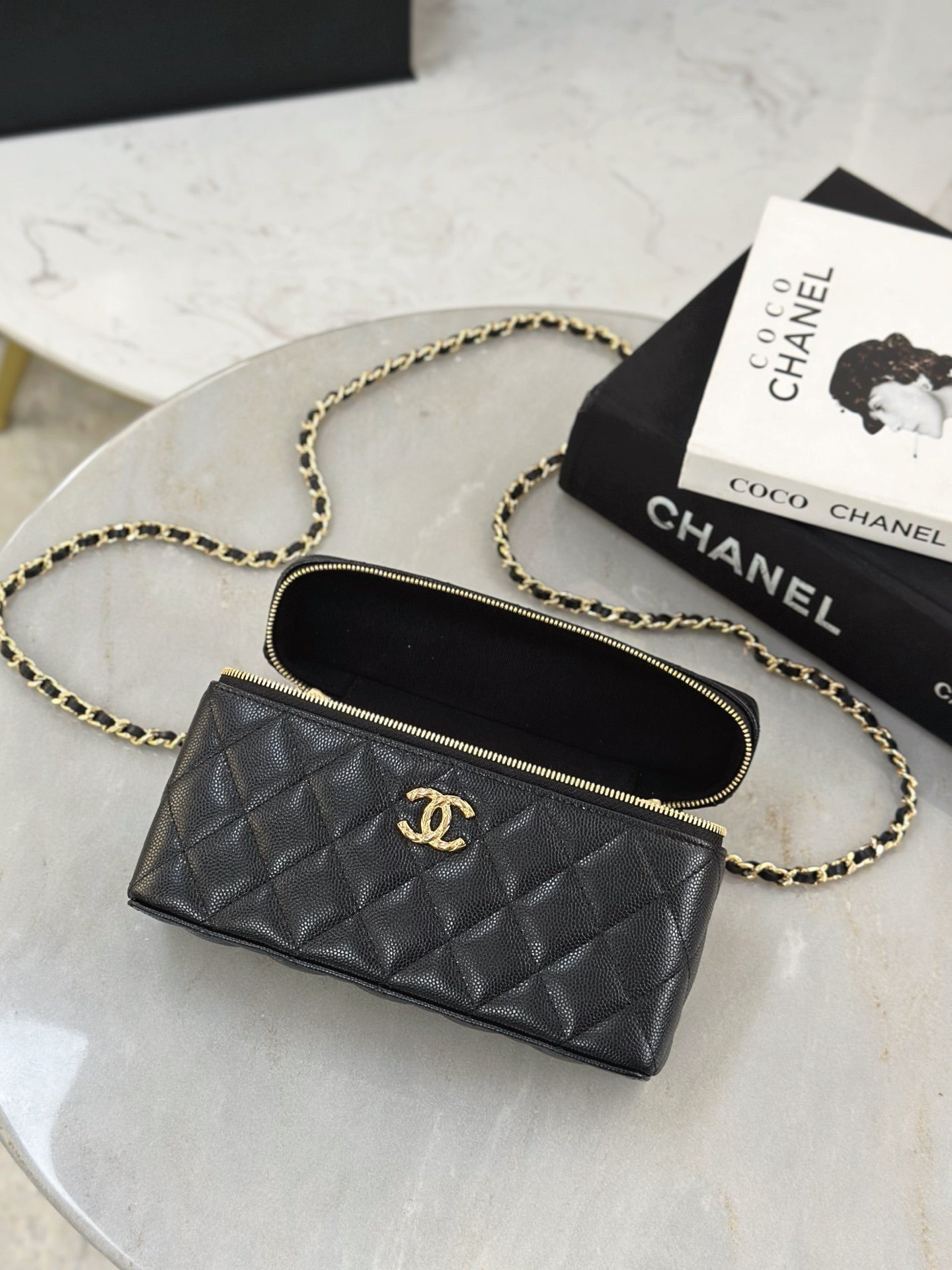 Chan NEW 26C LP lunch box bag