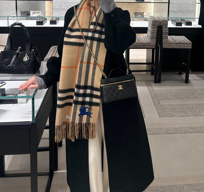 Chan NEW 26C LP lunch box bag