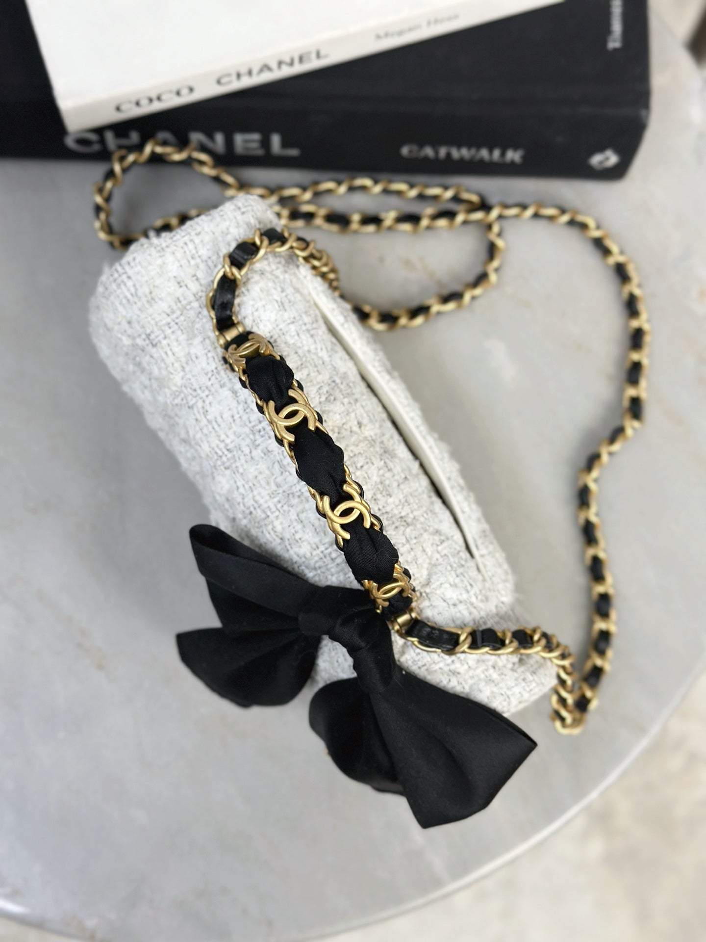 Chan NEW 25K bow chain shoulder bag