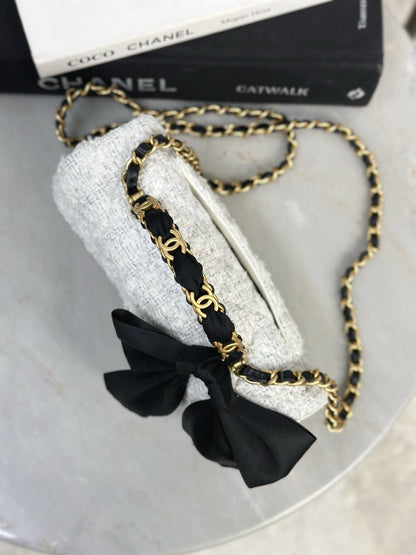 Chan NEW 25K bow chain shoulder bag