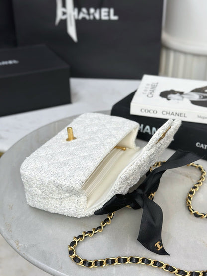 Chan NEW 25K bow chain shoulder bag