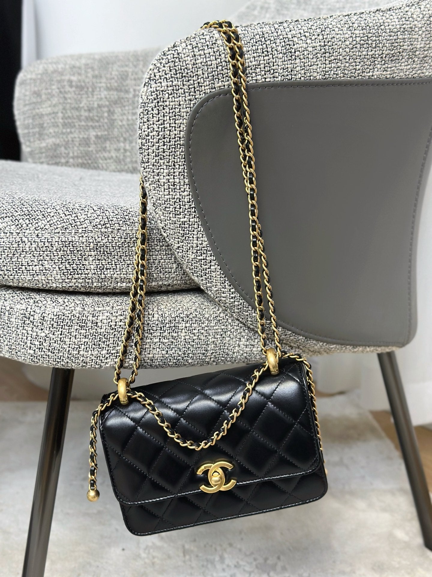 Chan NEW 25S chain shoulder bag