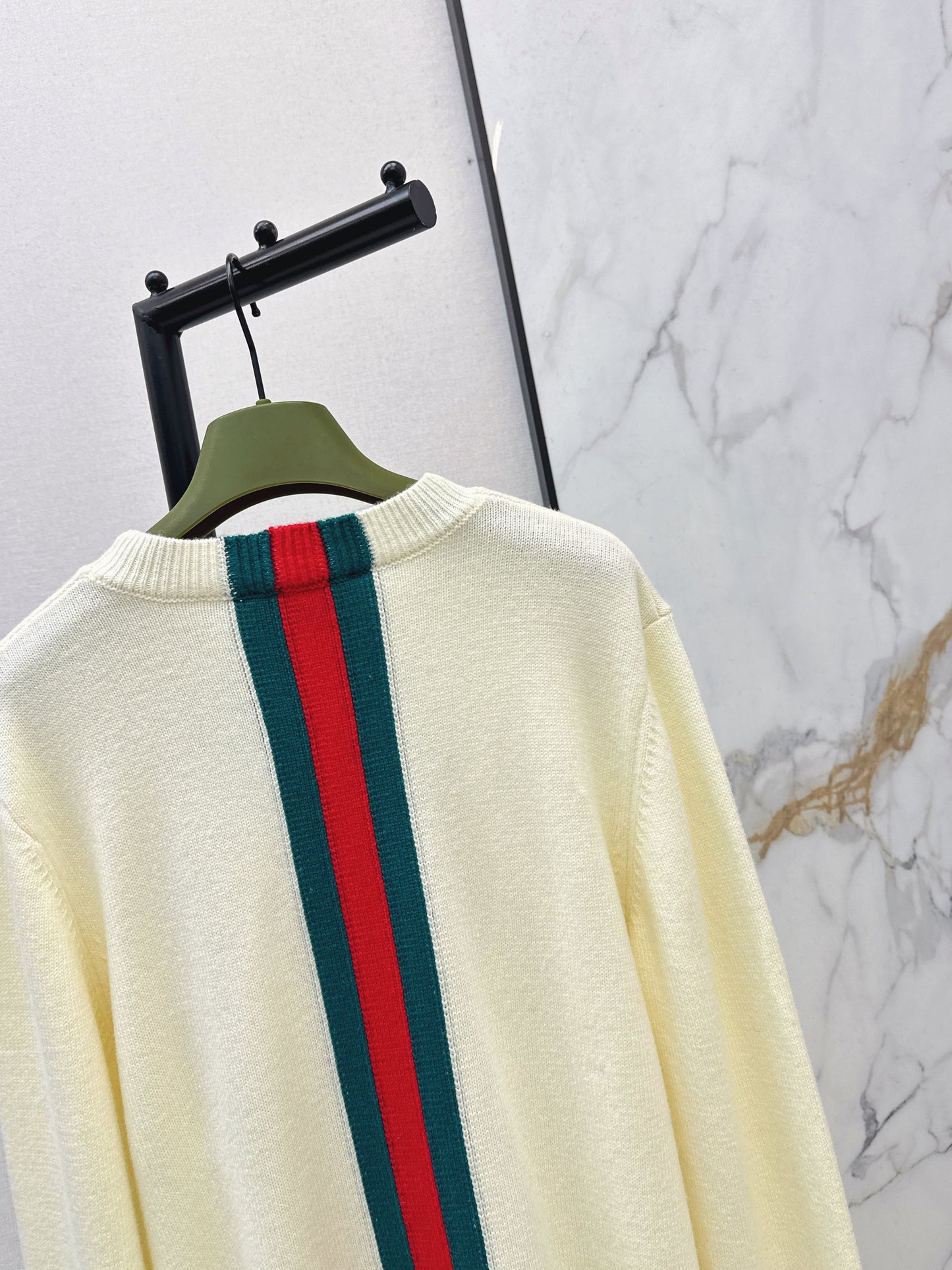 Guc NEW cashmere pullover sweater