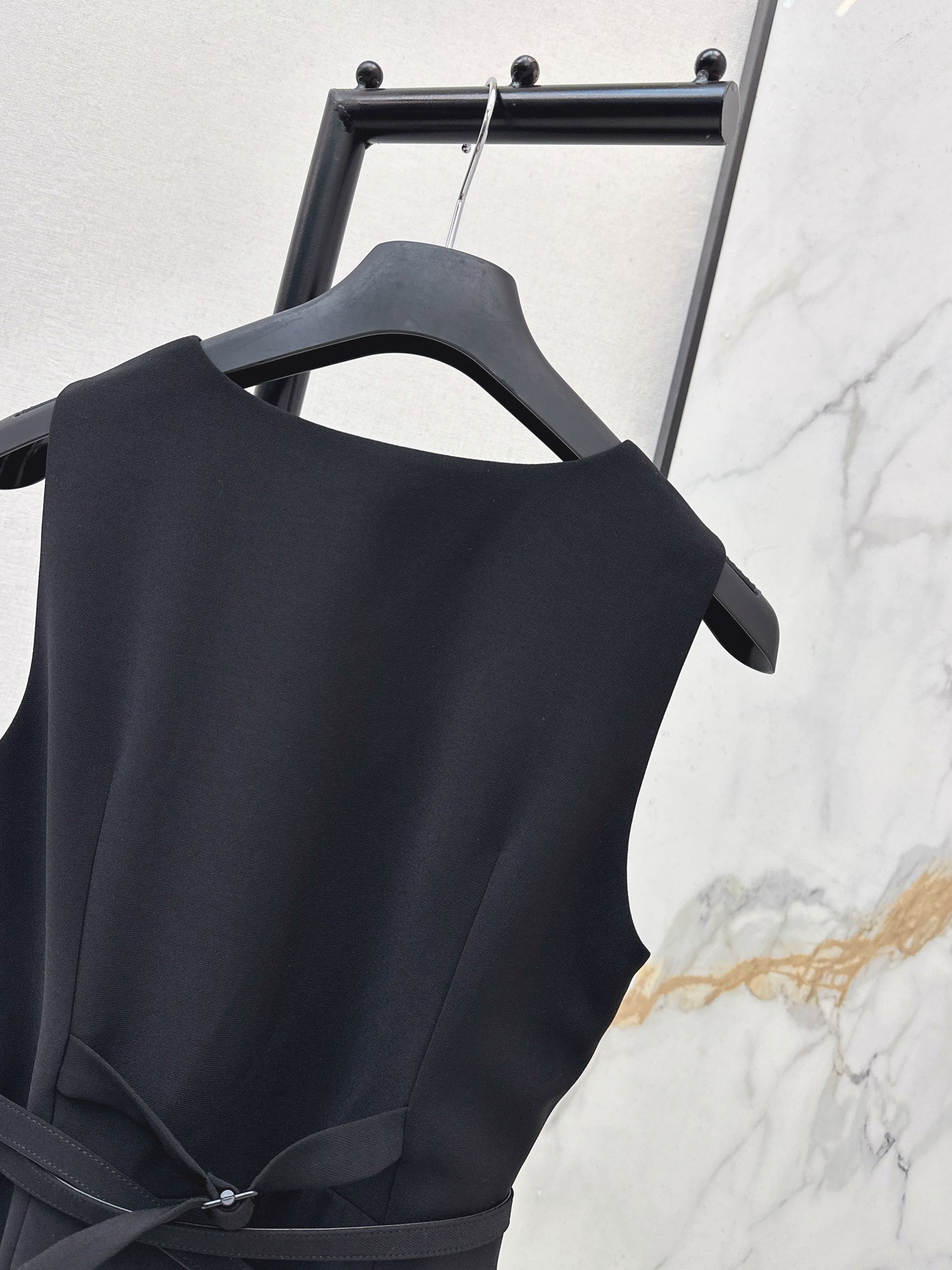 CD NEW sleeveless back-bow cocktail dress