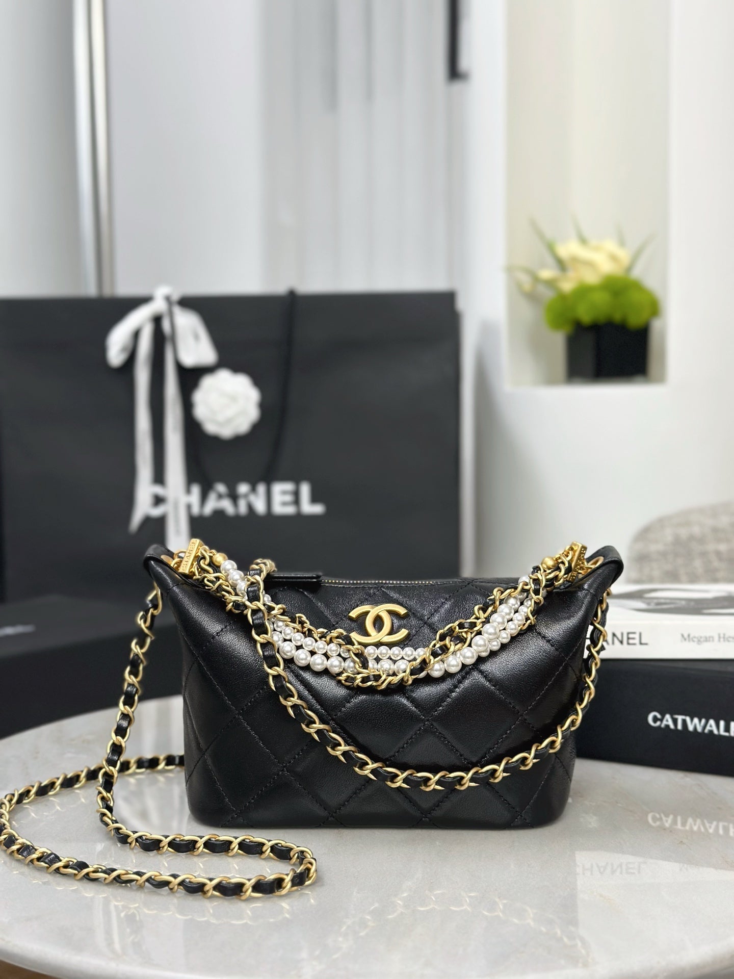 Chan NEW 26C hobo pearl chain bag