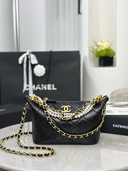 Chan NEW 26C hobo pearl chain bag