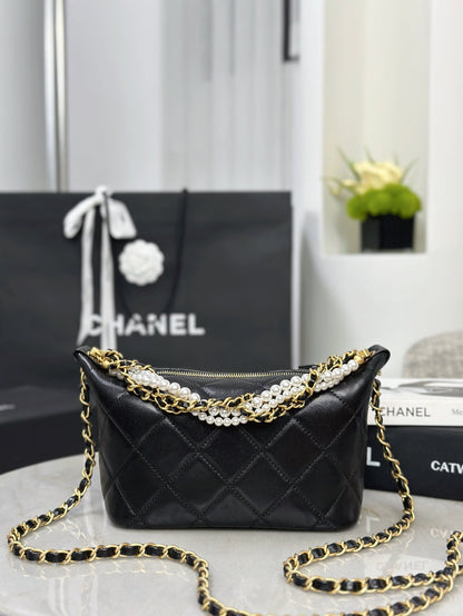 Chan NEW 26C hobo pearl chain bag