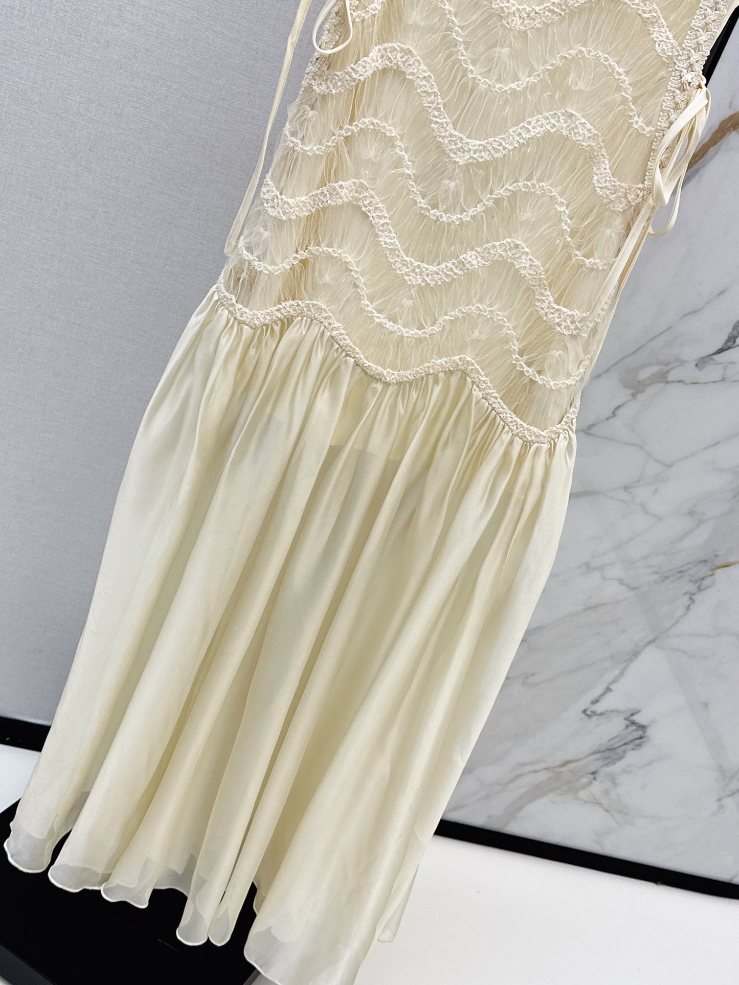 CD NEW woven lace-paneled dress