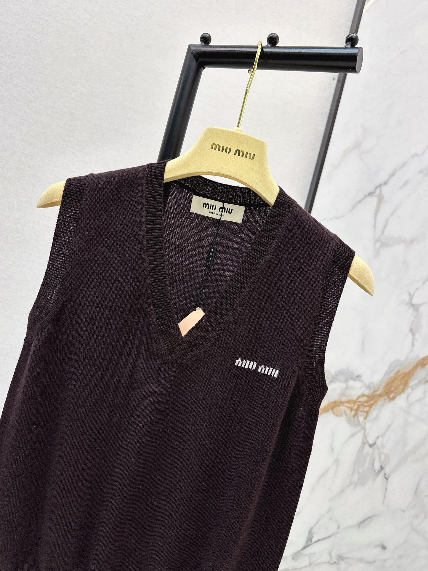 Miu NEW letter logo vest