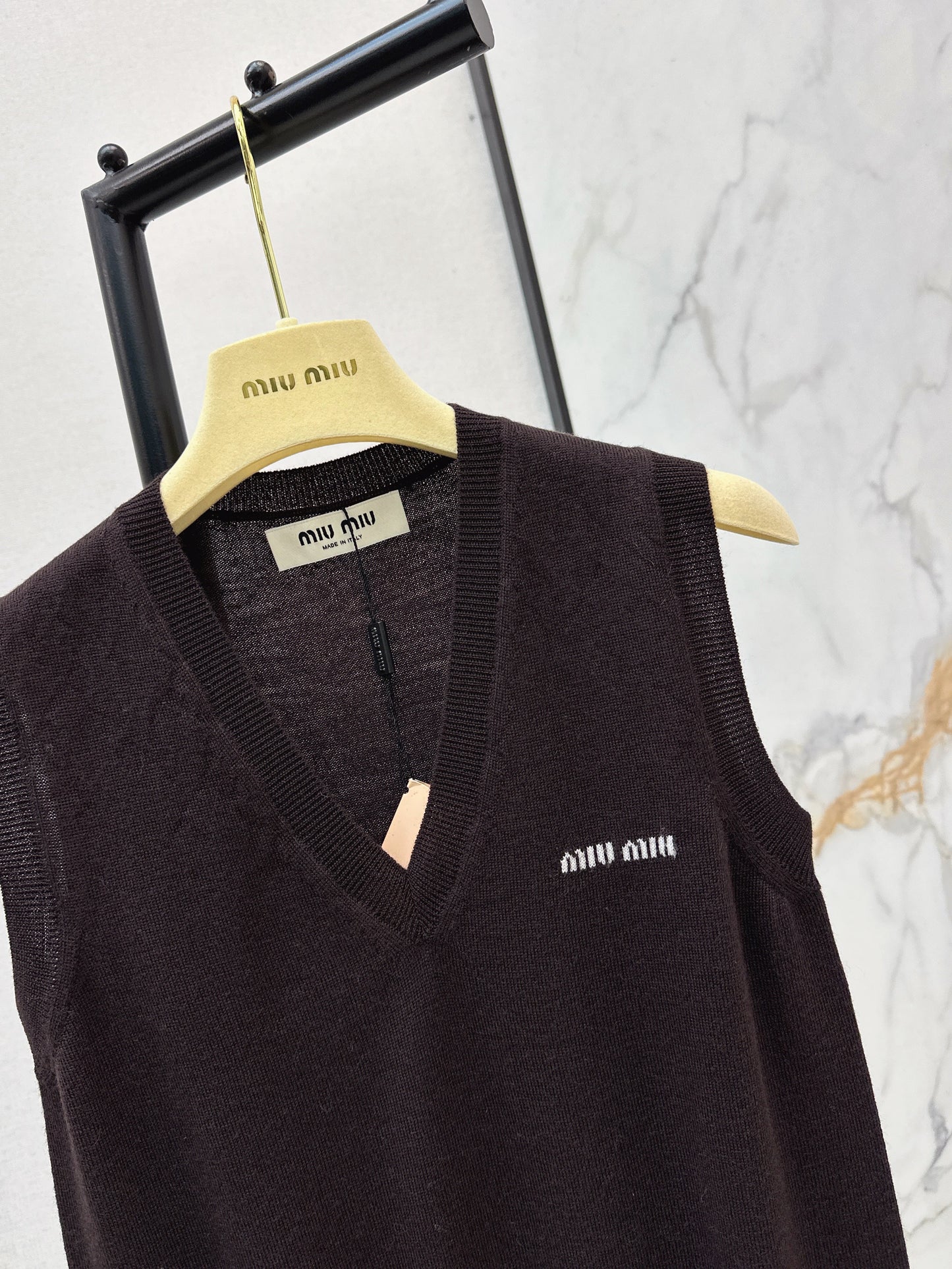Miu NEW letter logo vest