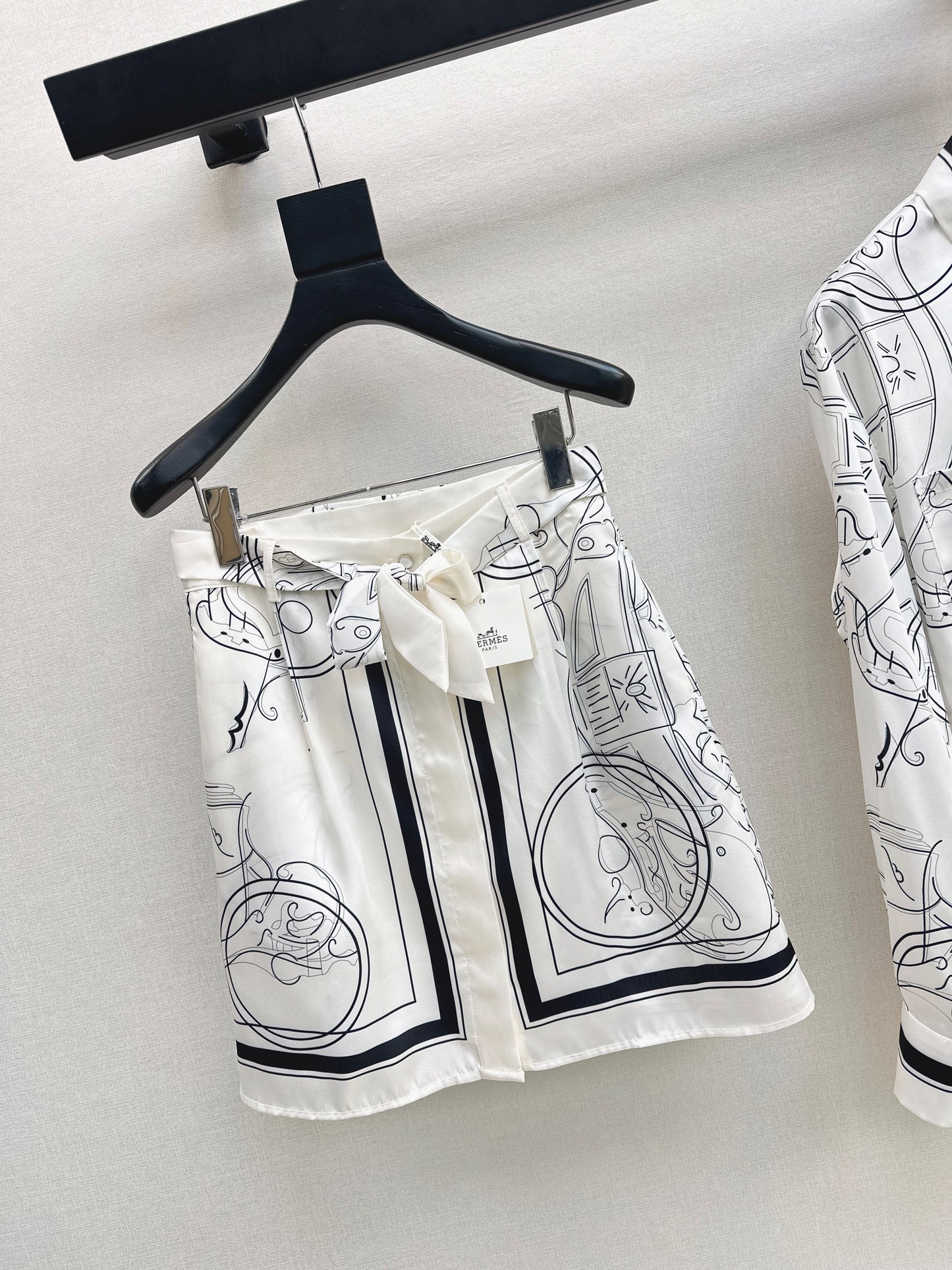 Herm NEW print silk skirts