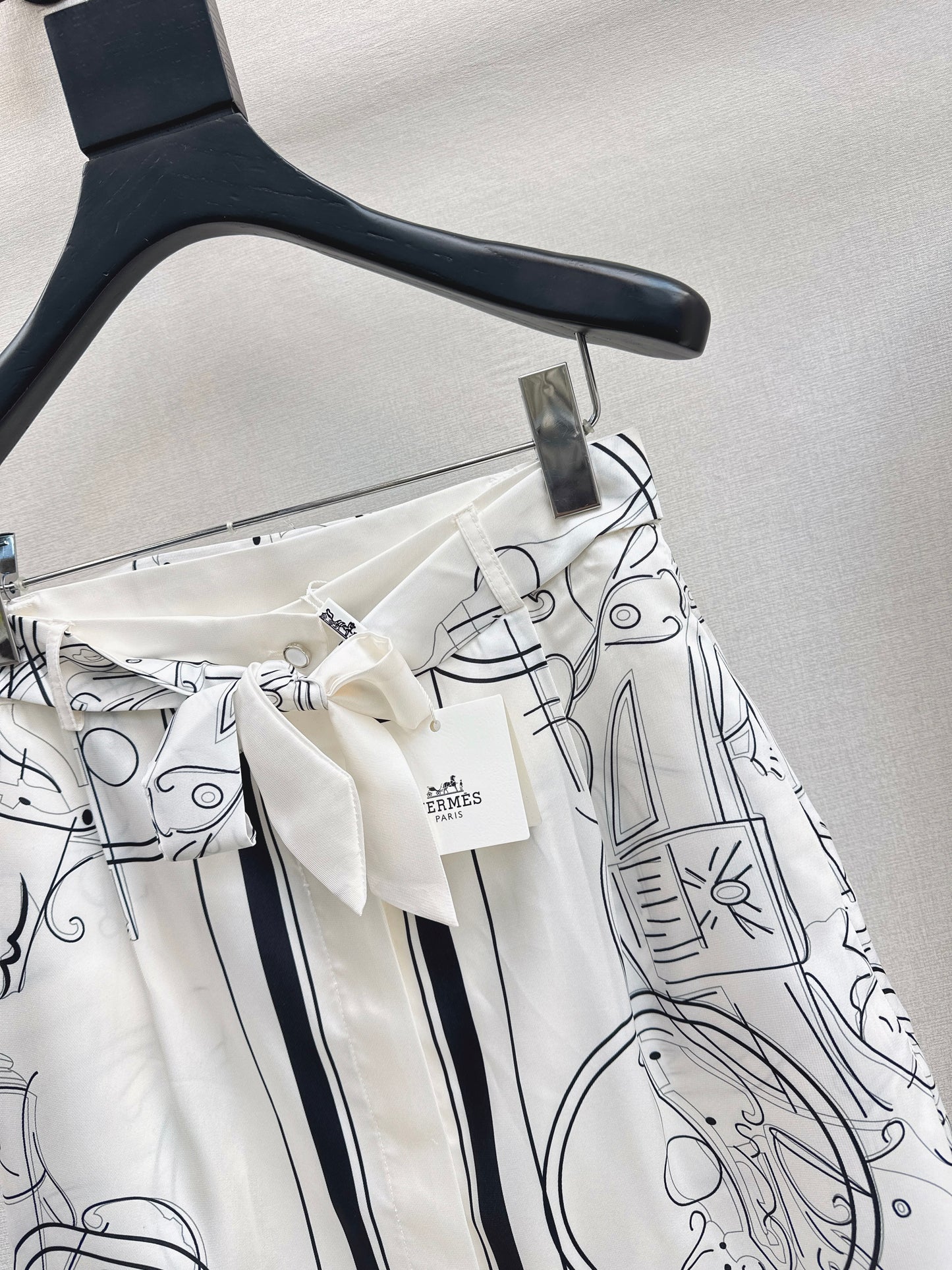 Herm NEW print silk skirts