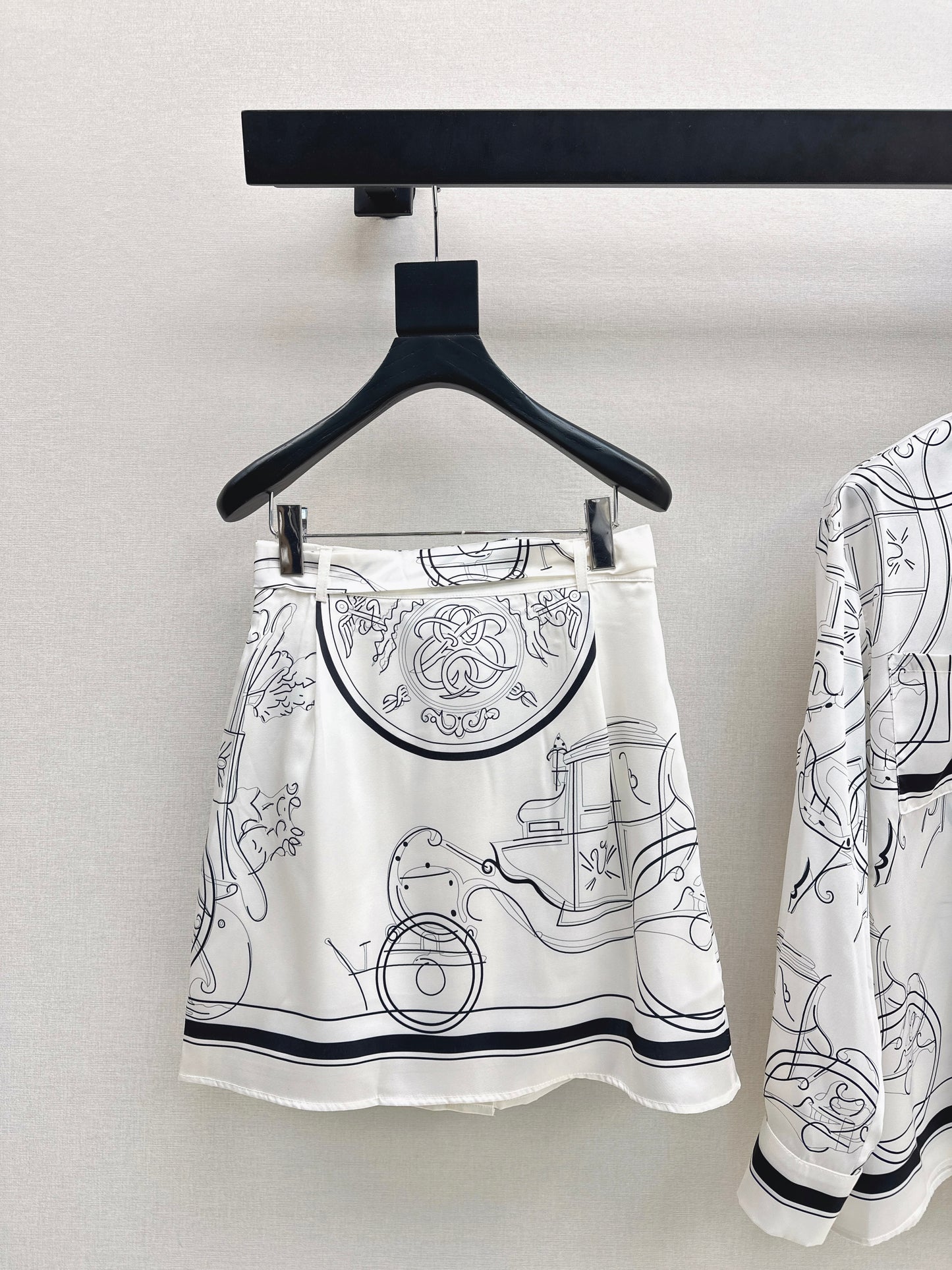 Herm NEW print silk skirts