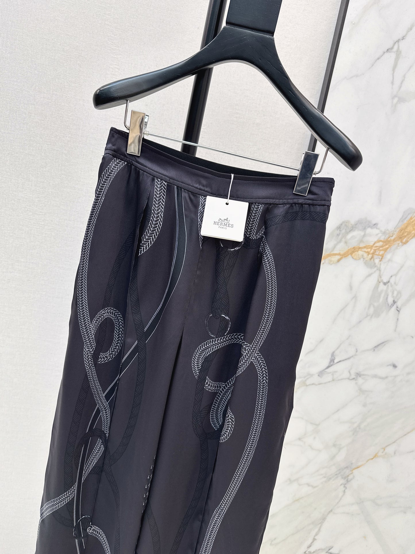 Herm NEW print silk straight pants