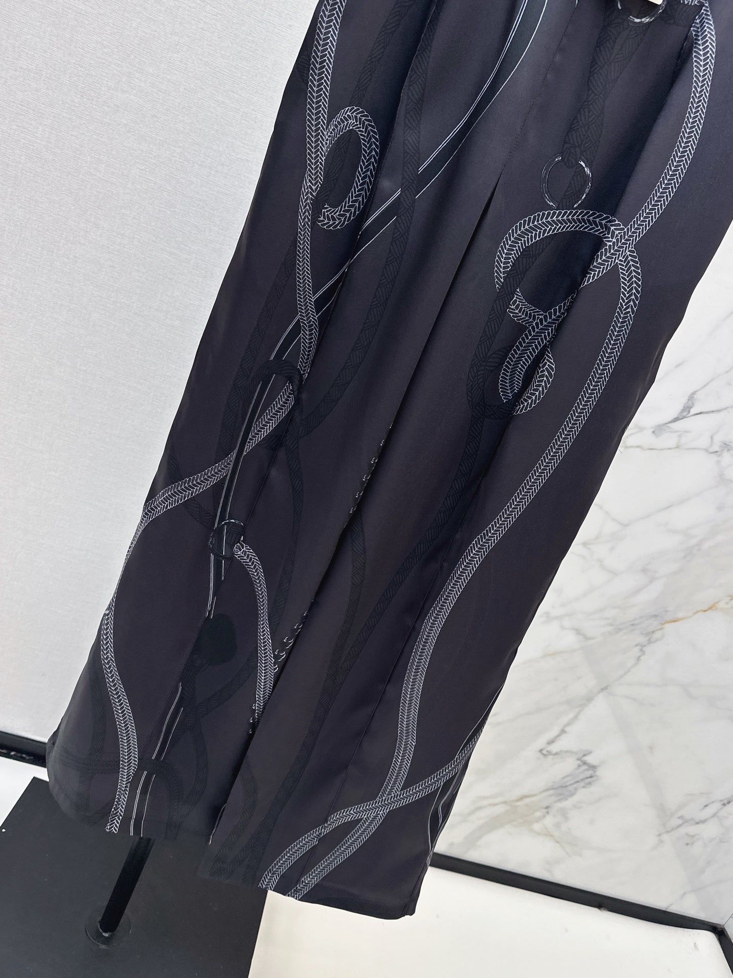 Herm NEW print silk straight pants