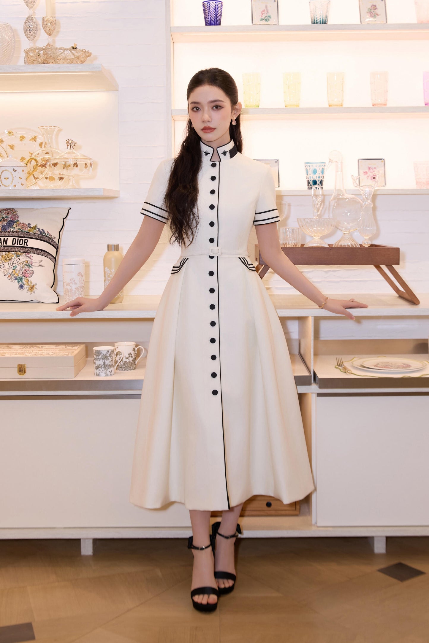 CD NEW bee embroidery vintage dress