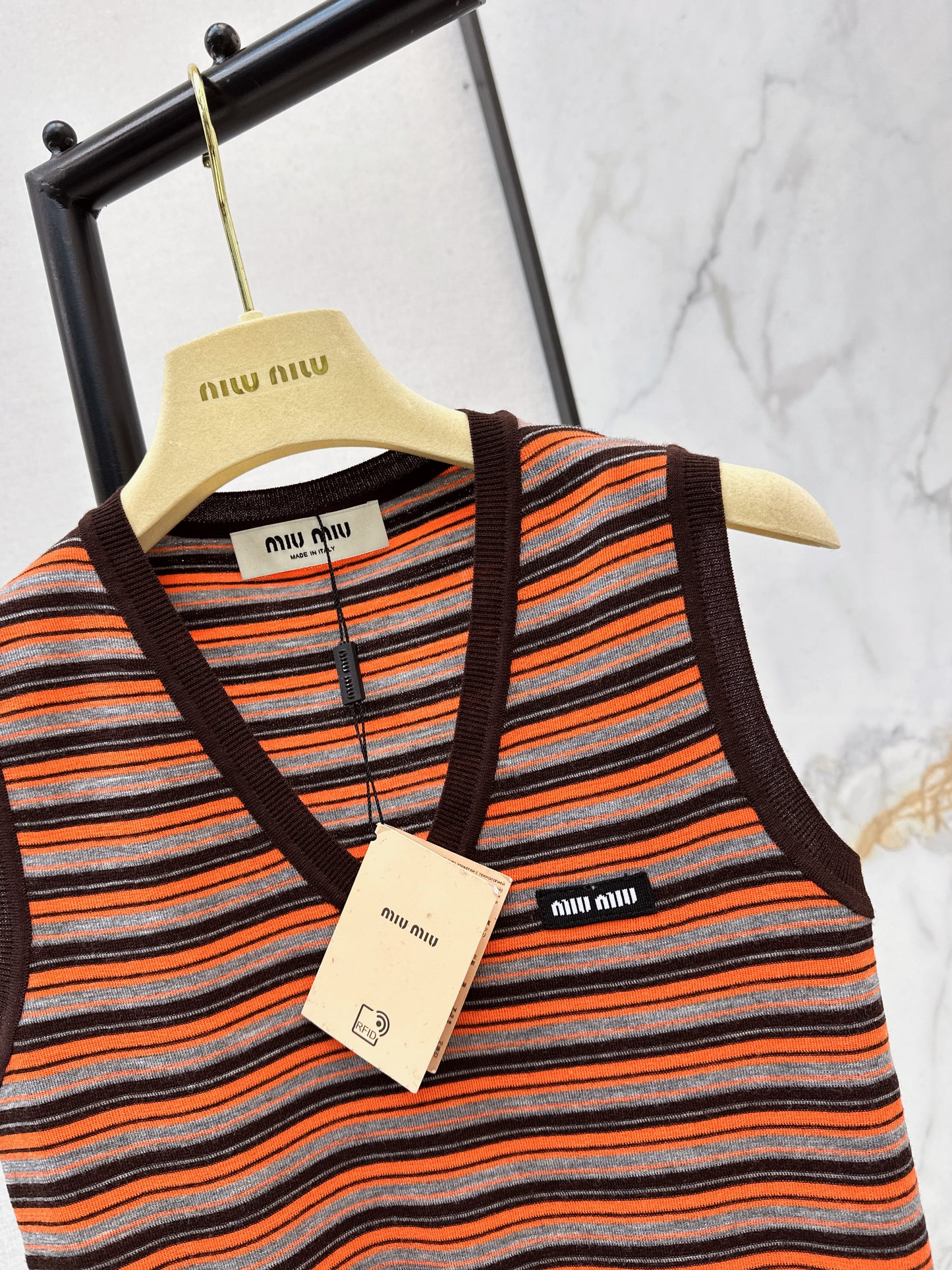Miu NEW stripe sleeveless knitted vest