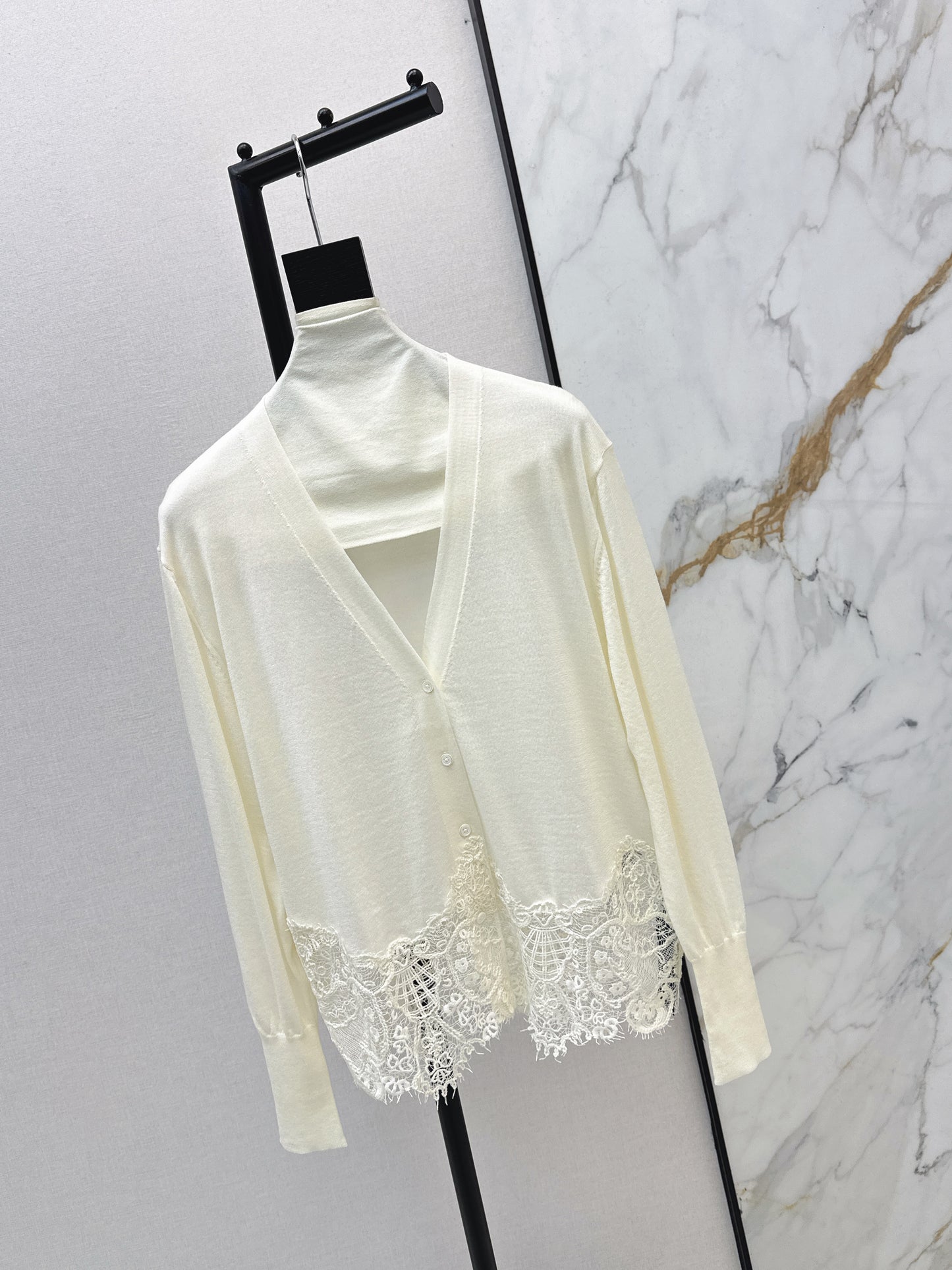 Es NEW slace contract cardigan