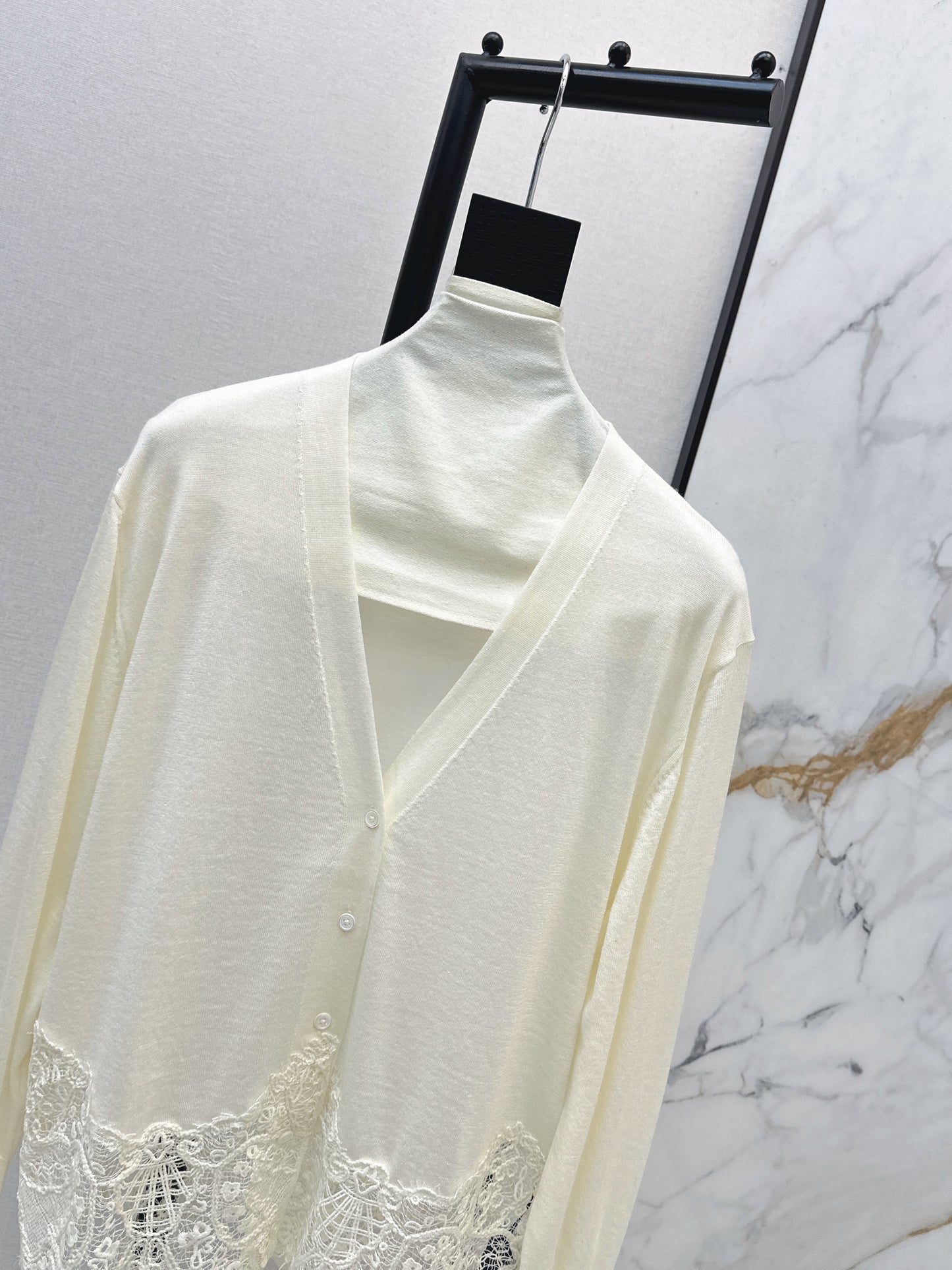 Es NEW slace contract cardigan