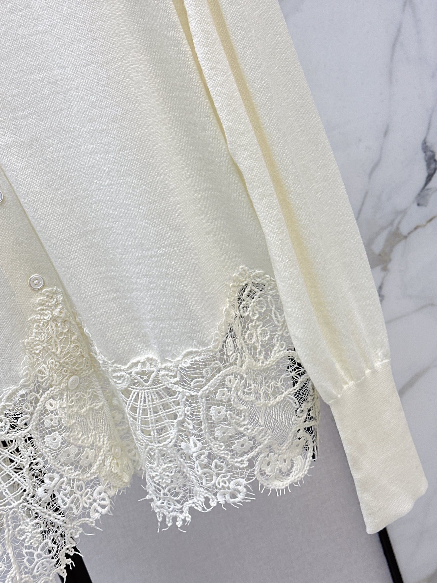 Es NEW slace contract cardigan