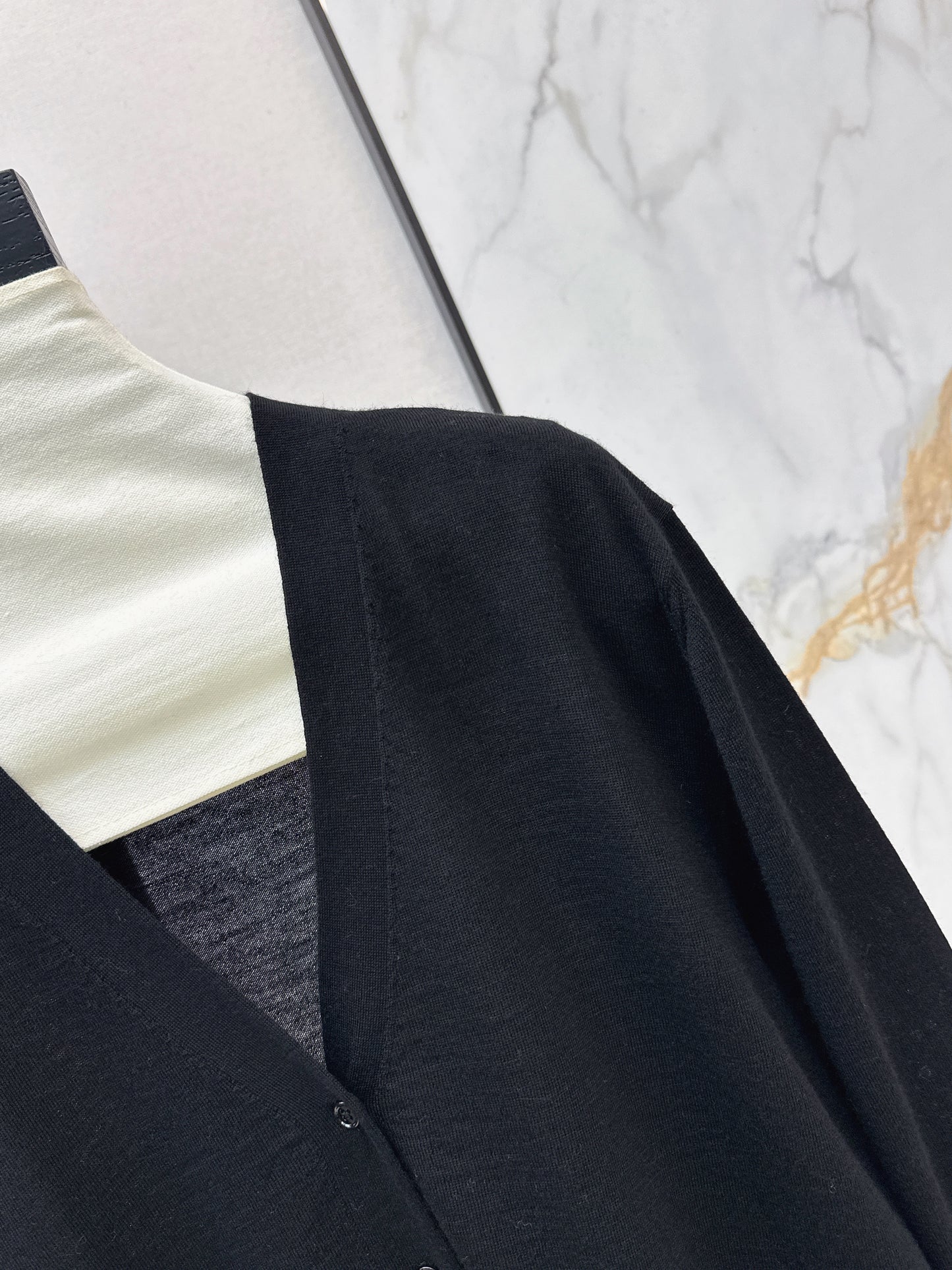 Es NEW slace contract cardigan