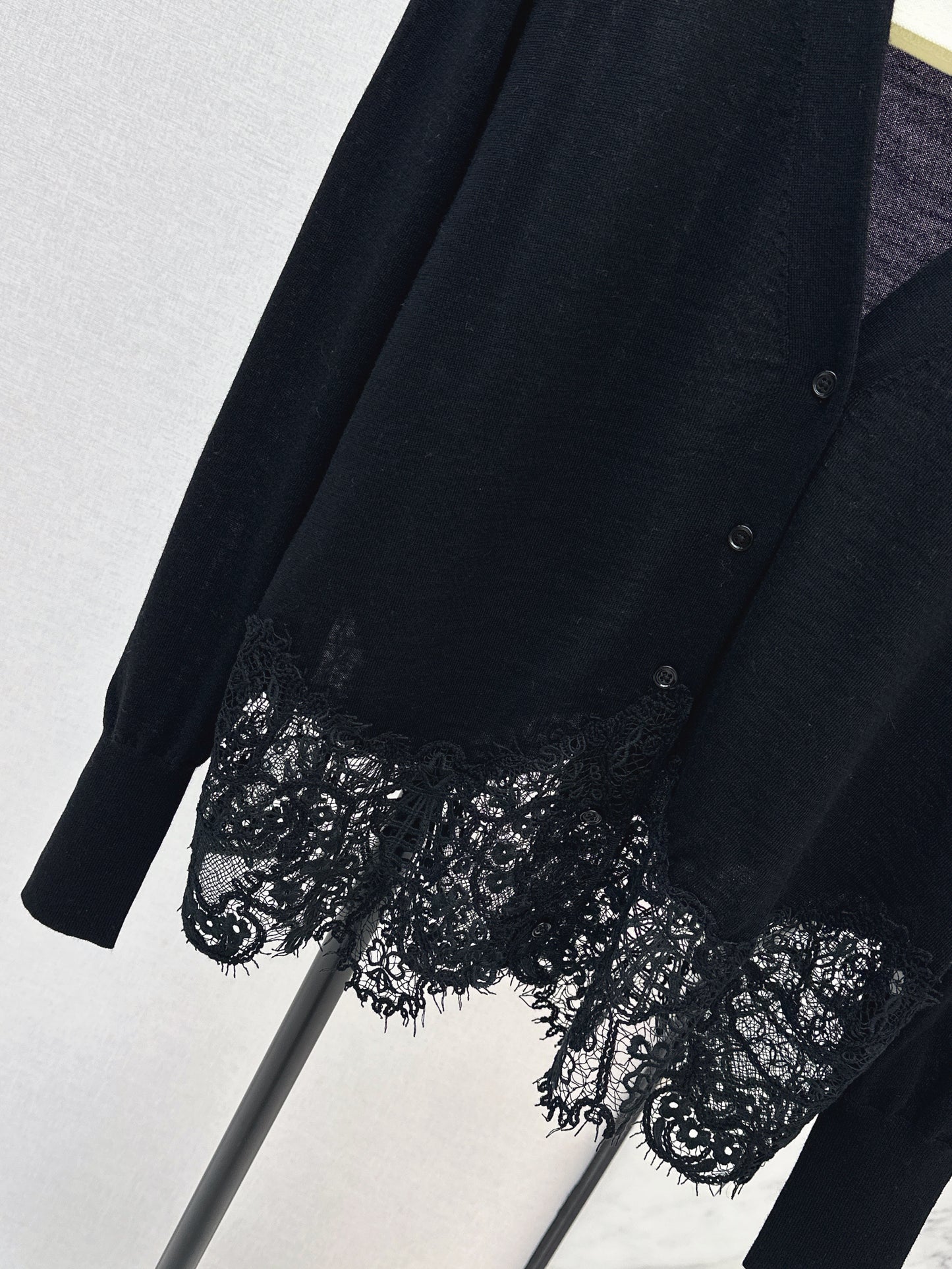 Es NEW slace contract cardigan