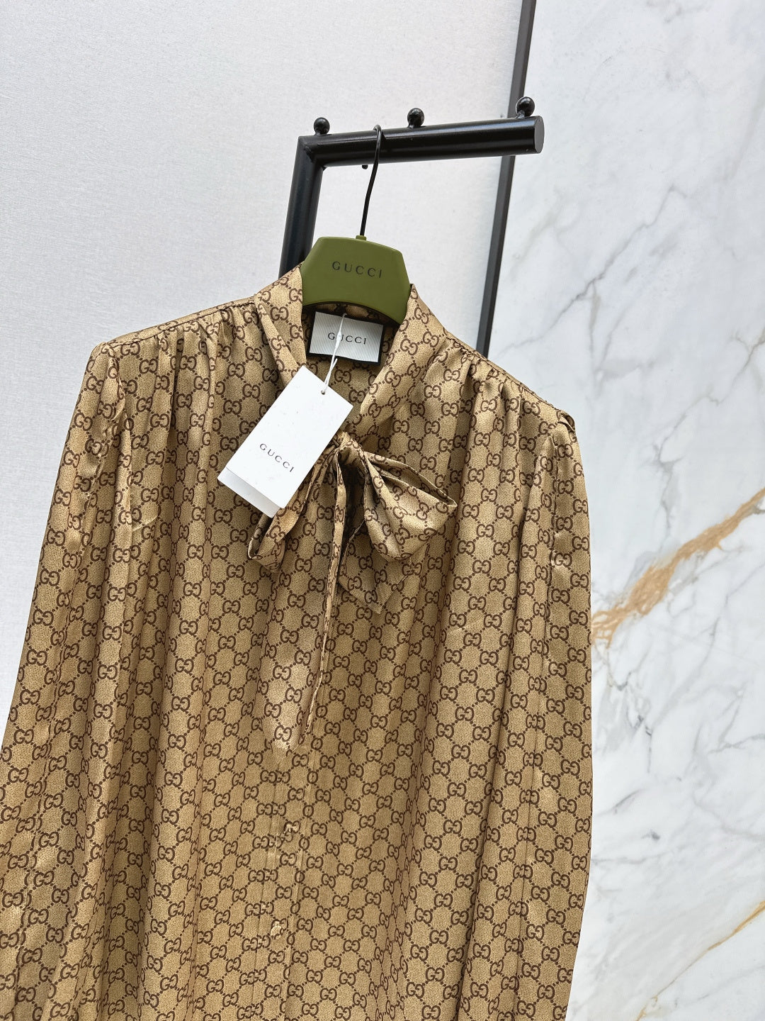 Guc NEW print shirts