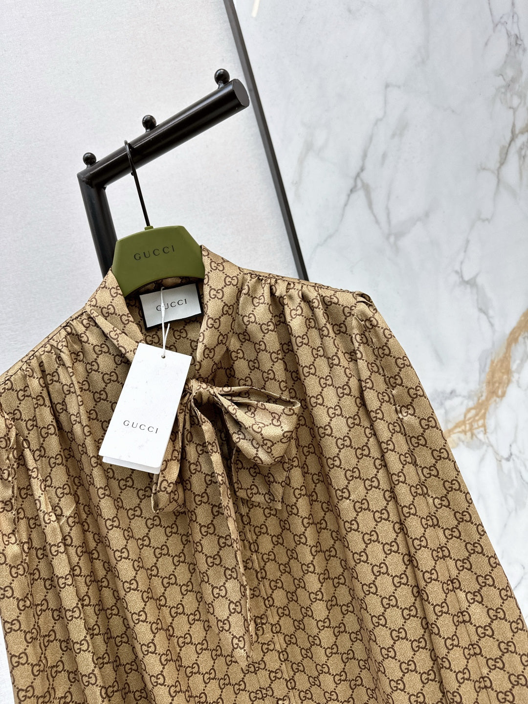 Guc NEW print shirts