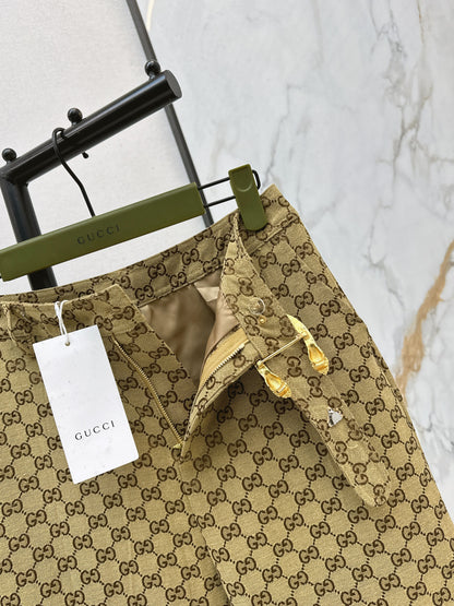 Guc NEW  jacquard pants with belted