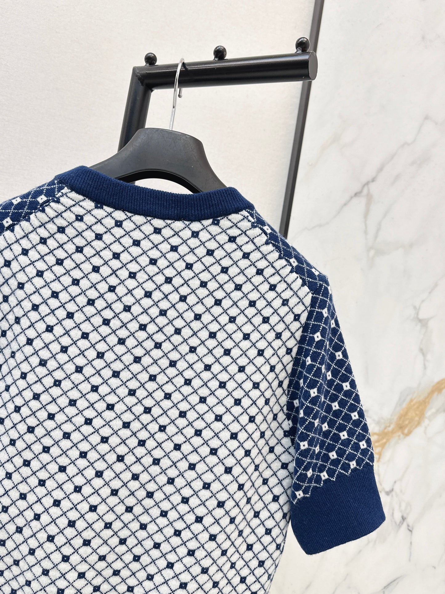 CD NEW v-neck knitwear