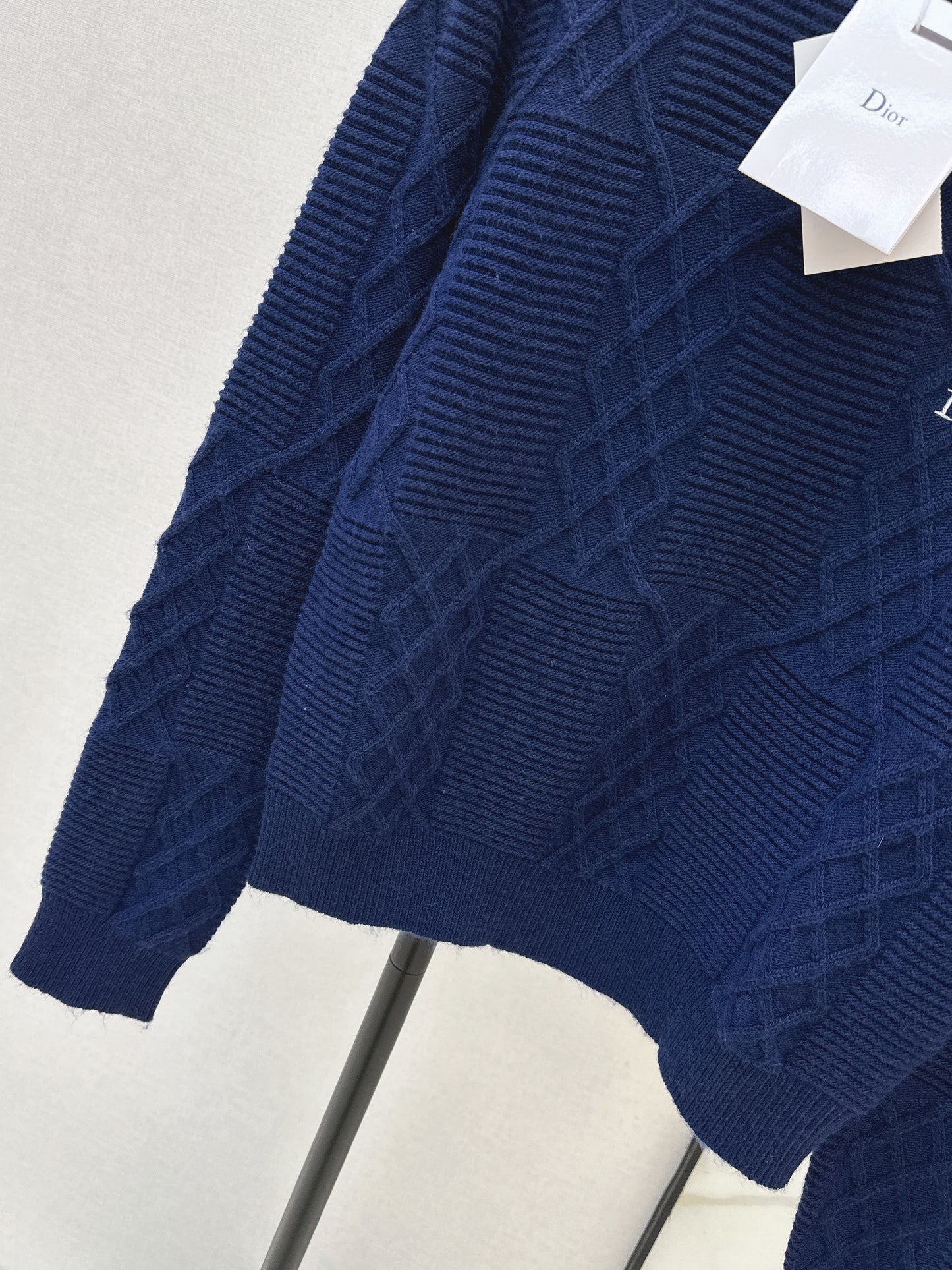 CD NEW embroidery sweater