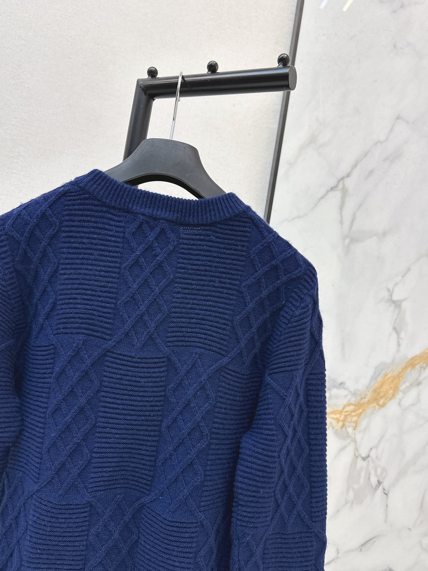 CD NEW embroidery sweater