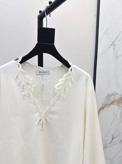 Max NEW embroidery flouncesleeve top