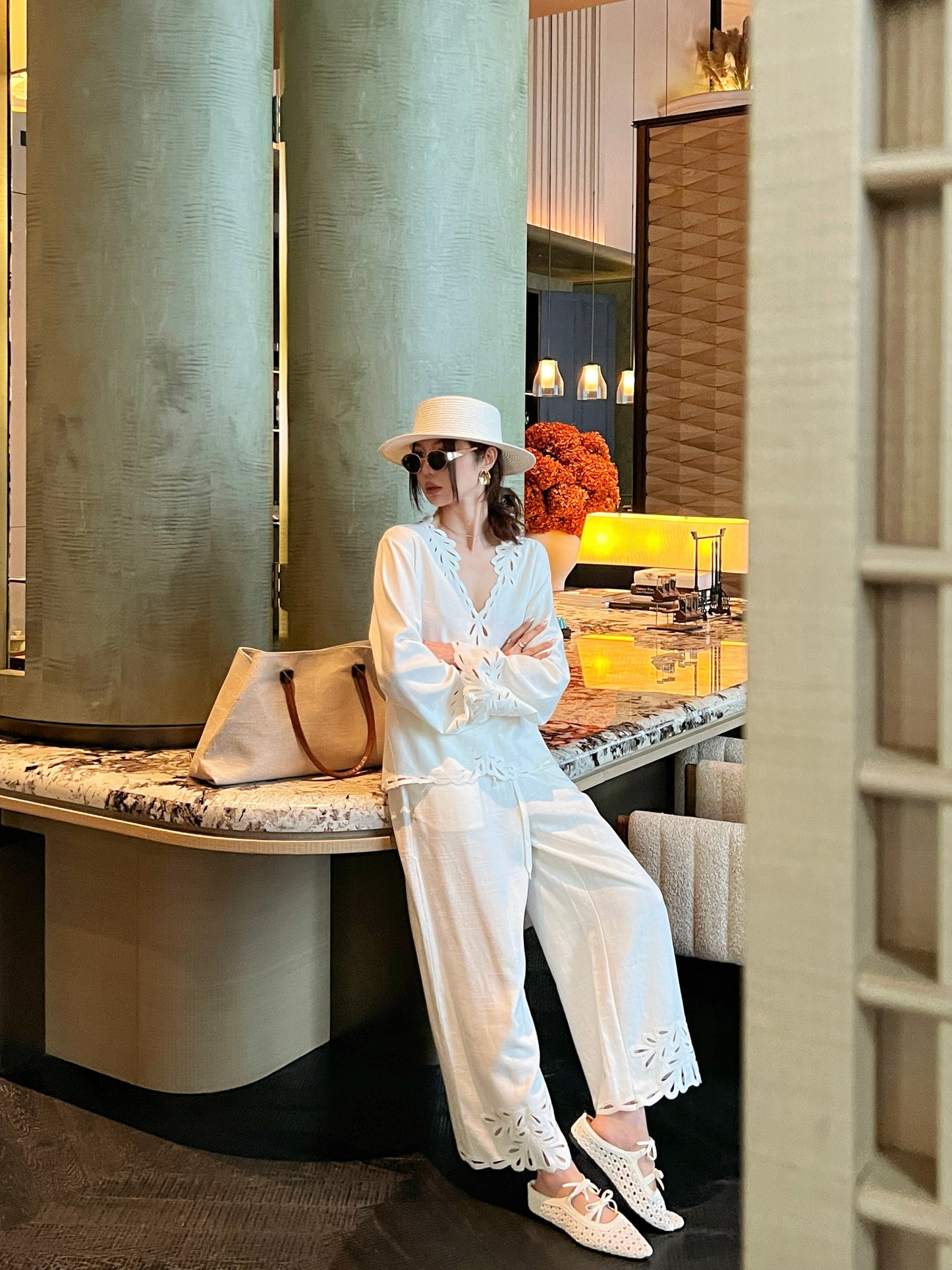 Max NEW embroidery flouncesleeve top