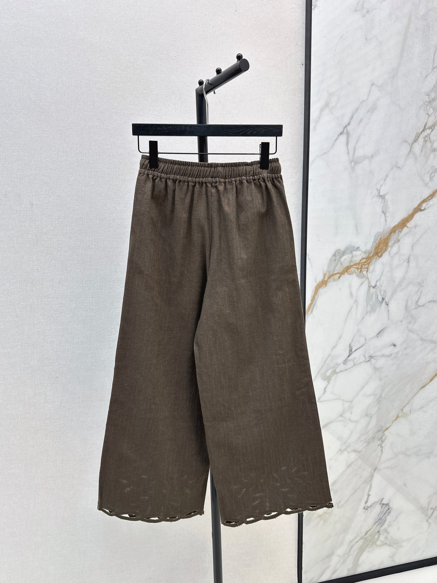 Max NEW straight pants