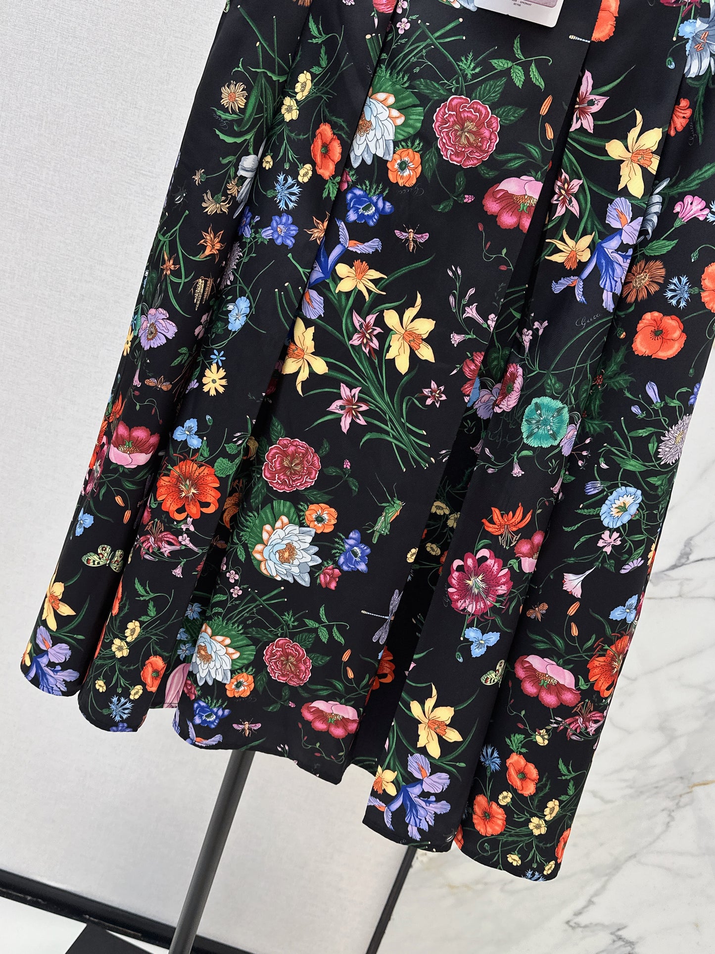 Guc NEW floral print silk skirts