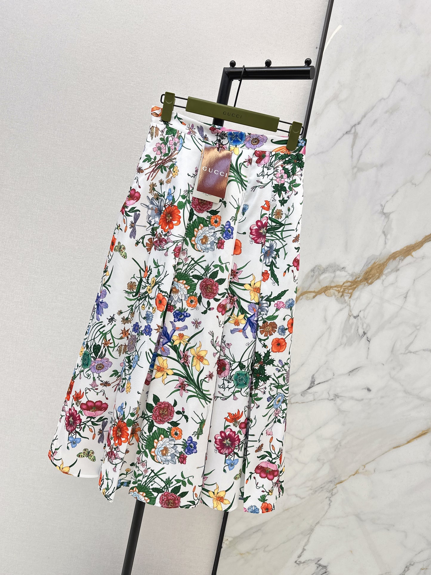 Guc NEW floral print silk skirts