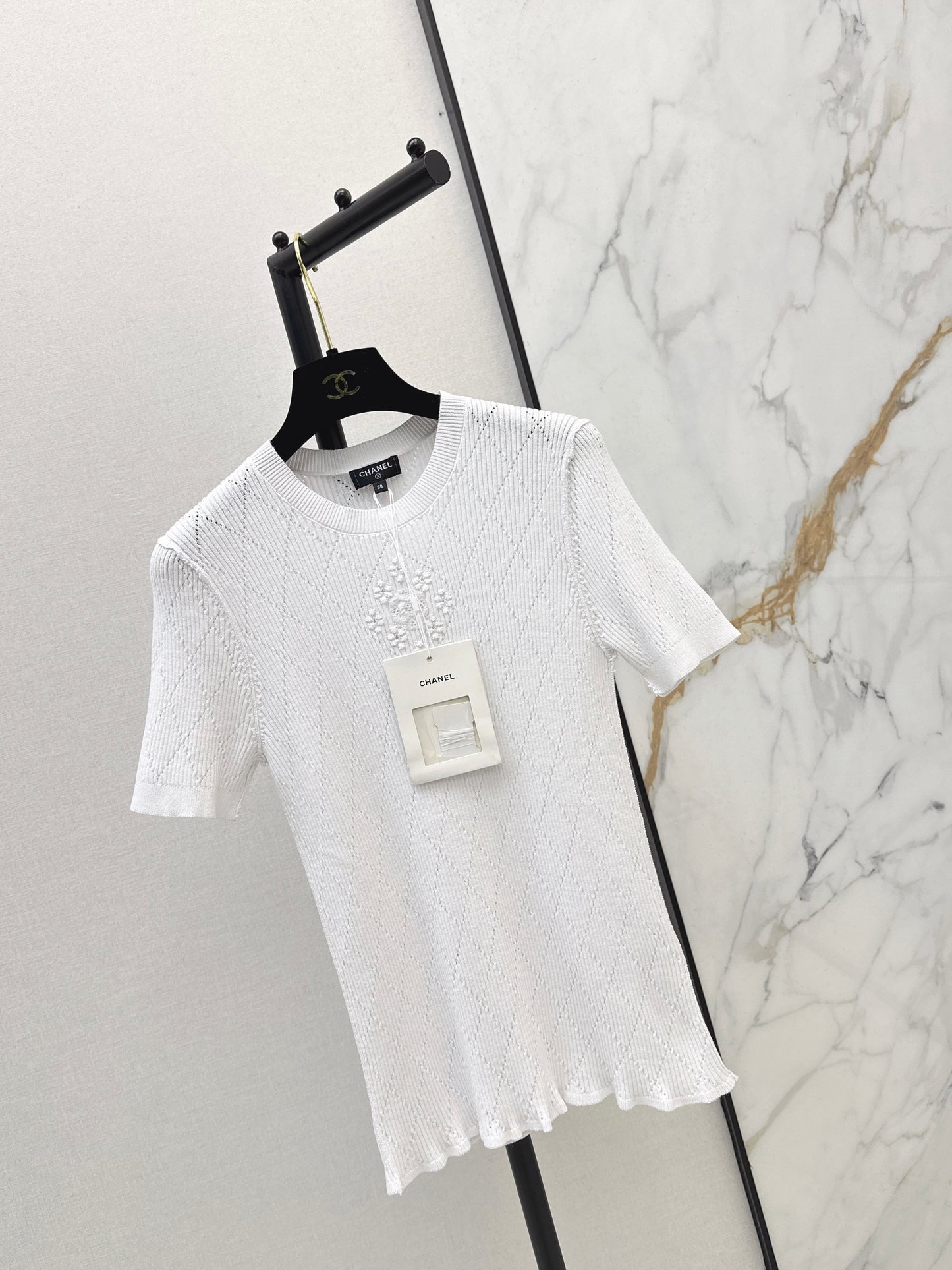 Chan NEW 3D floral knit short-sleeved top