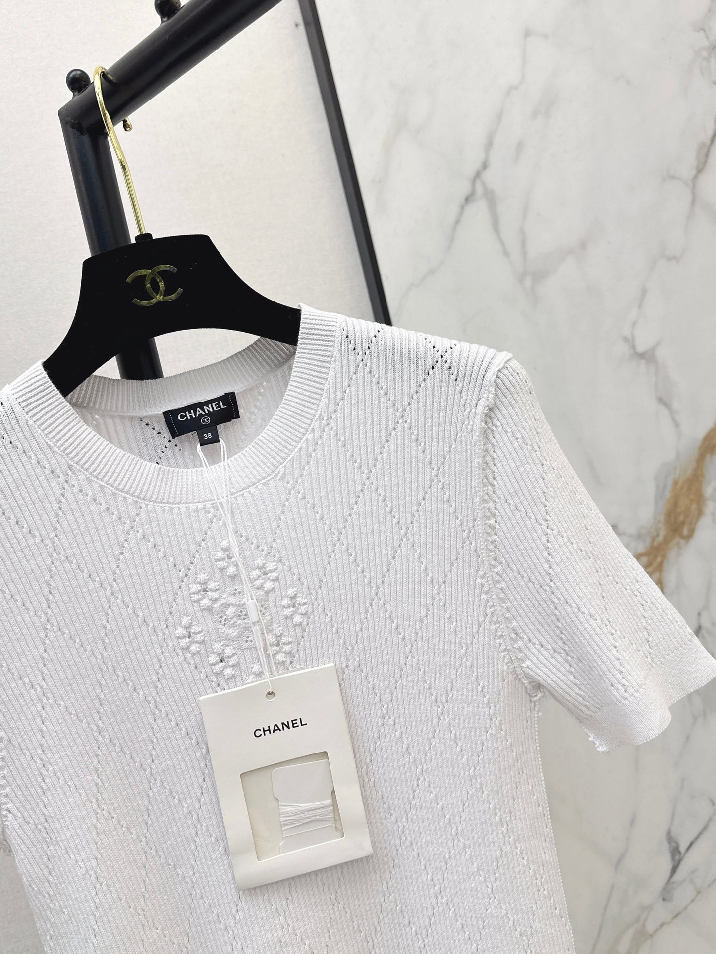 Chan NEW 3D floral knit short-sleeved top