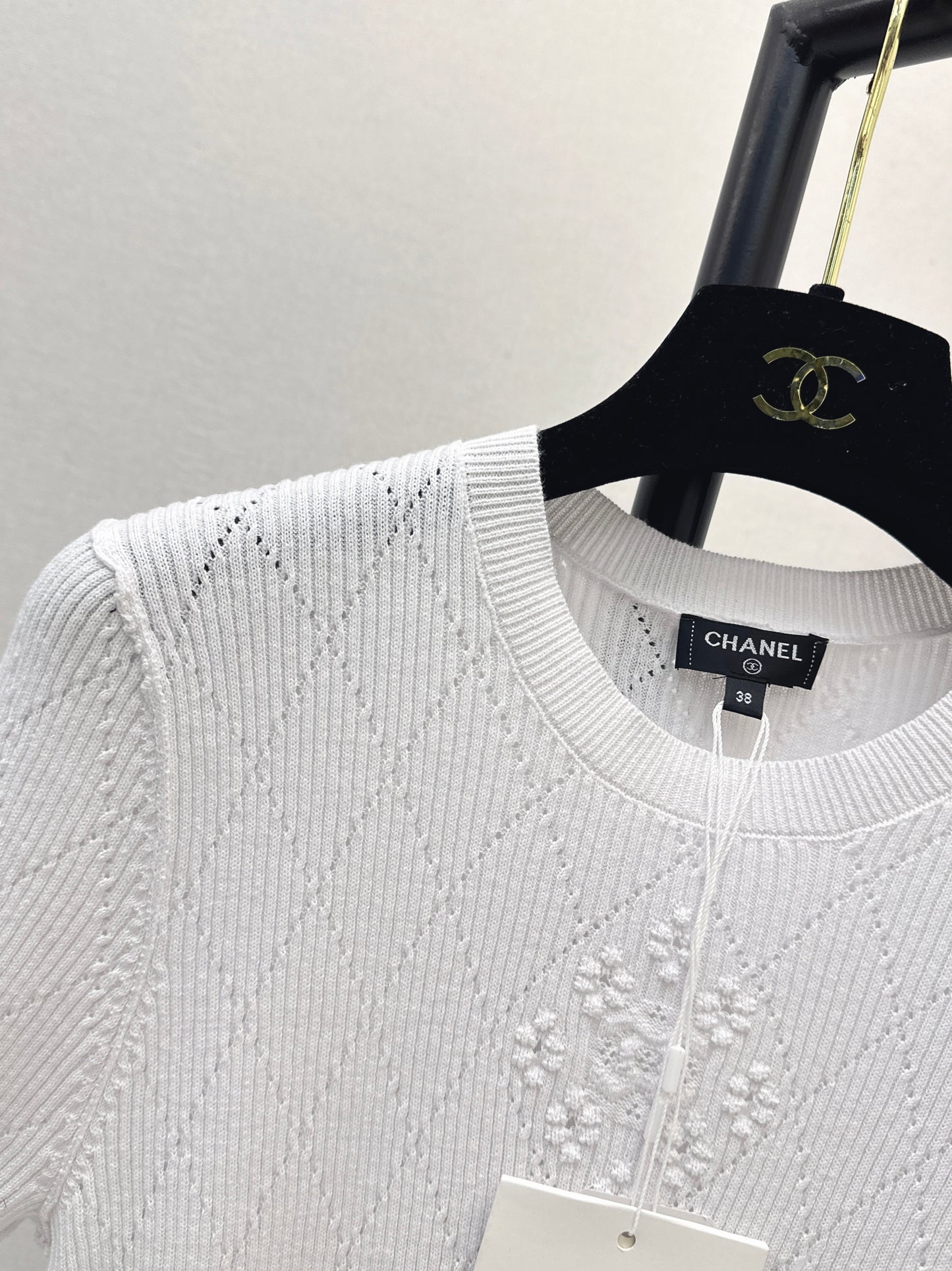 Chan NEW 3D floral knit short-sleeved top